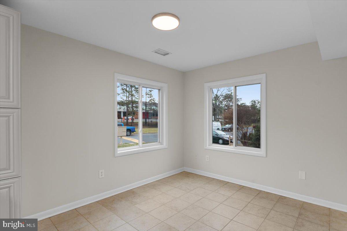 FOUR SEASONS REGIME - Residential