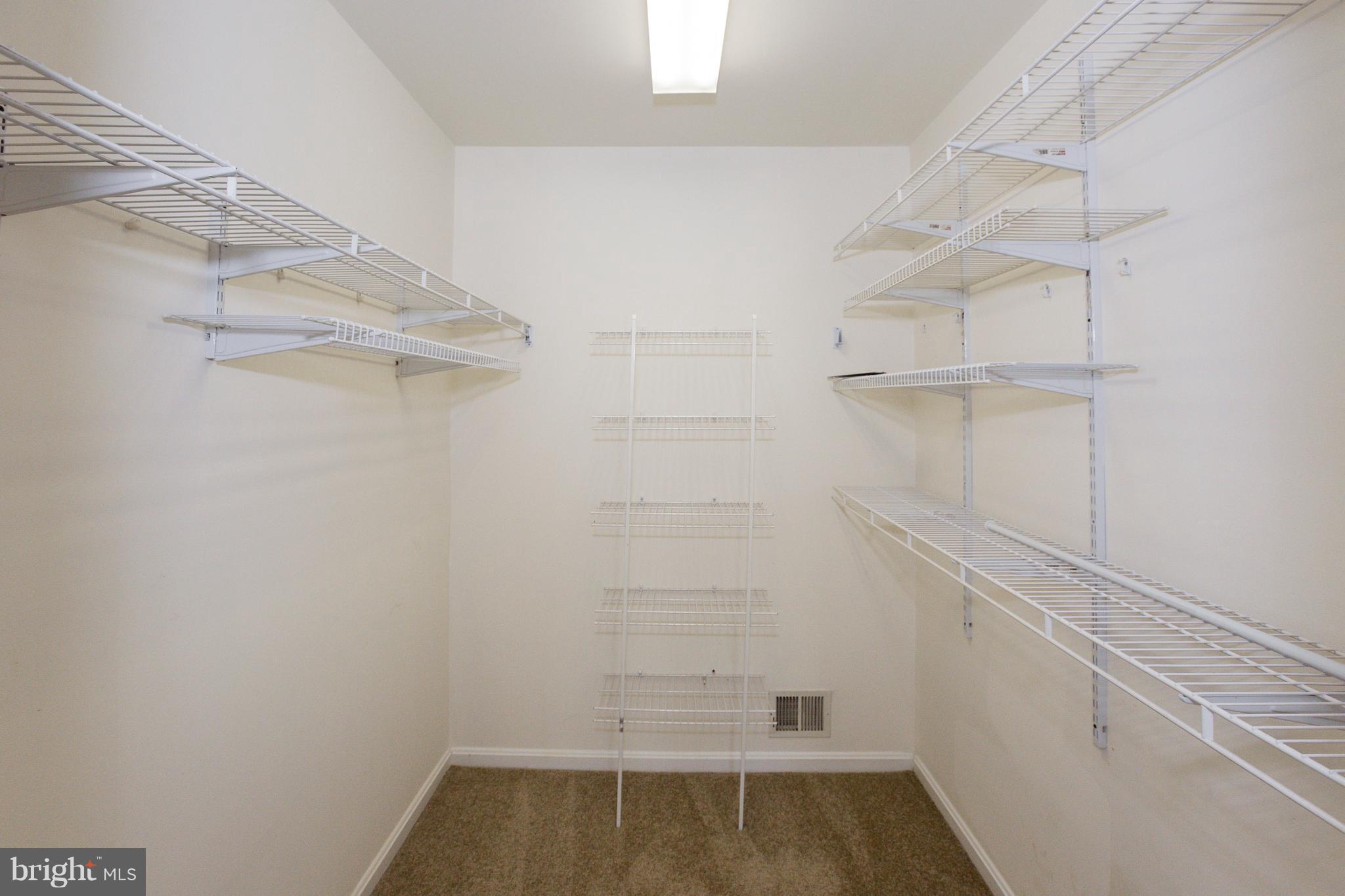 RUSSETT - Residential