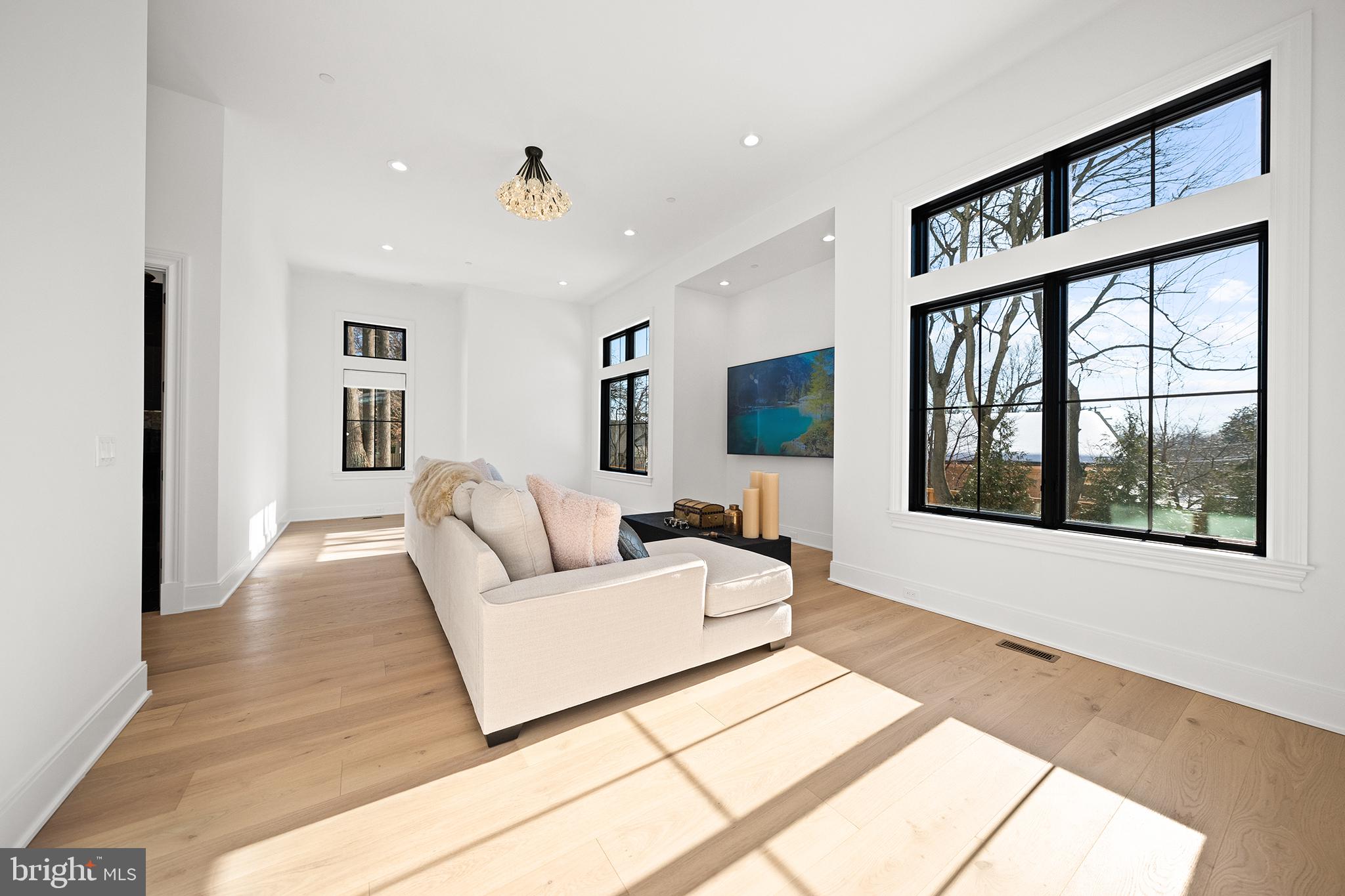 KENWOOD PARK - Residential