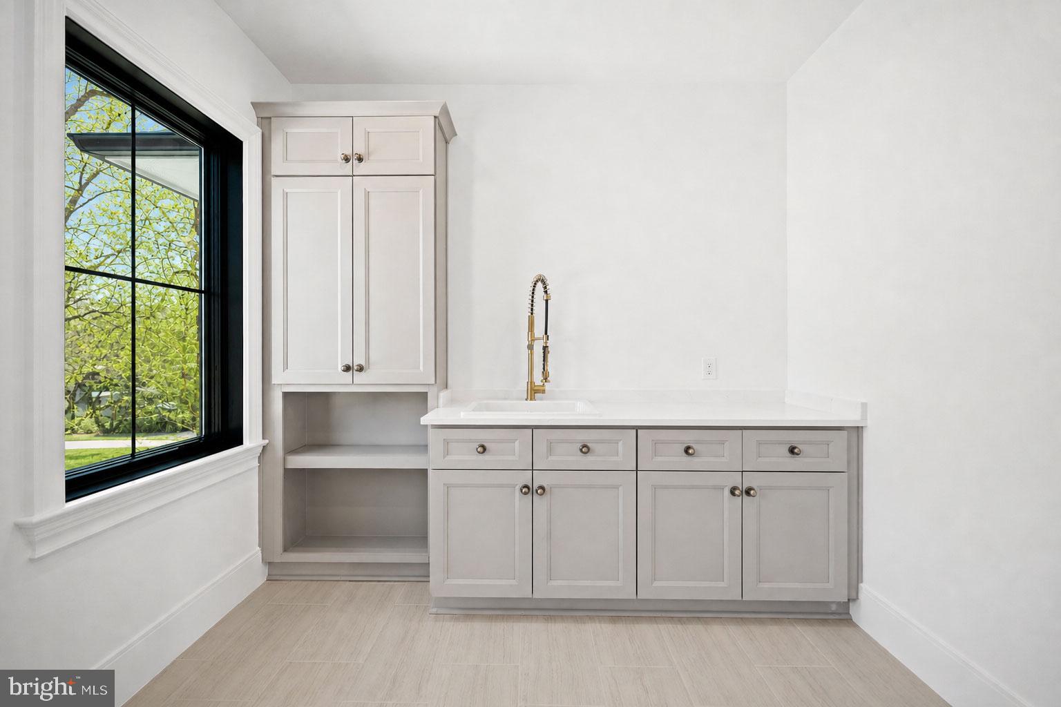 KENWOOD PARK - Residential