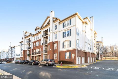 Property photo of 11623 Cavalier Landing Court 304, Fairfax, VA 22030