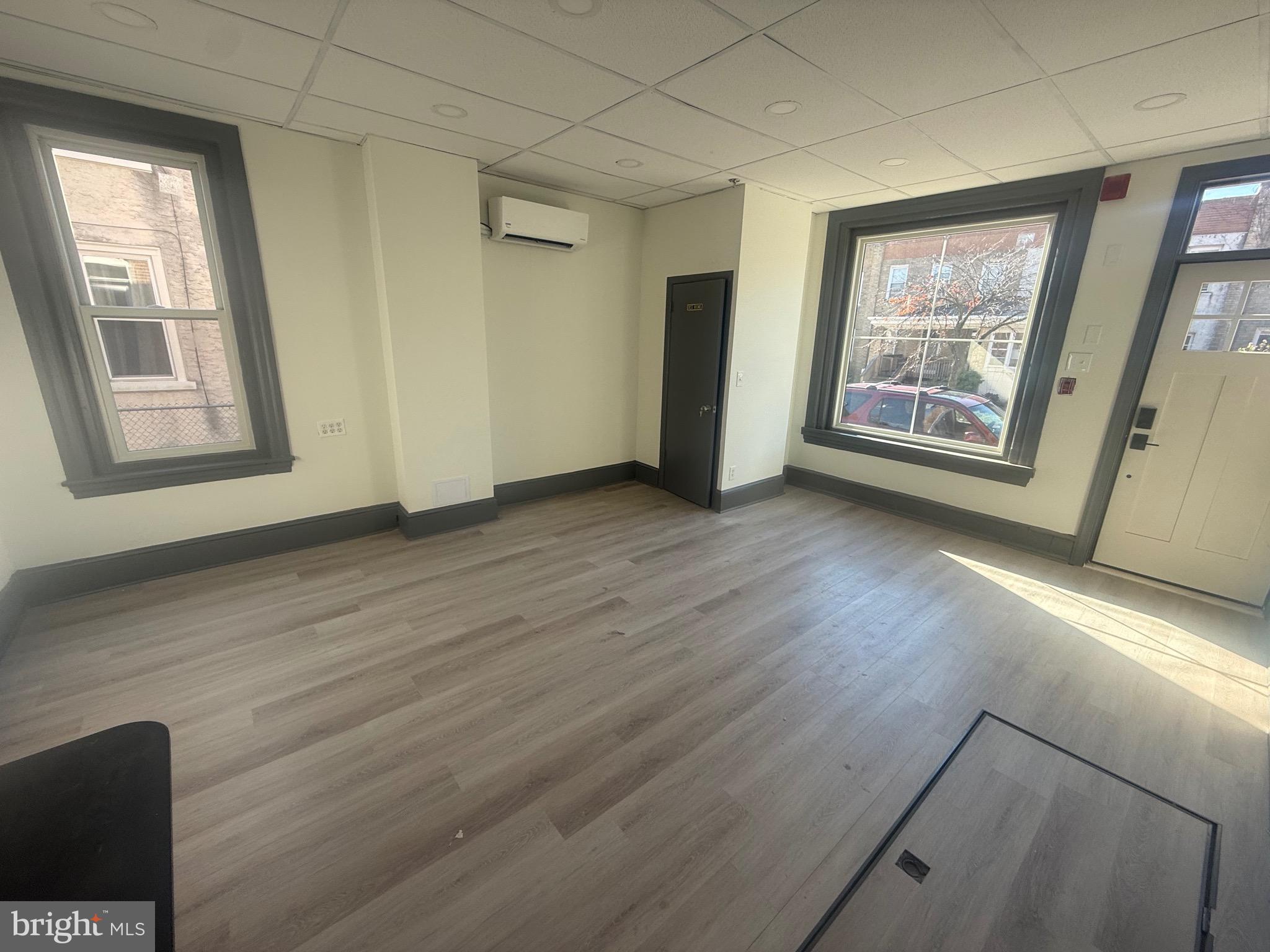 MANAYUNK - Commercial Lease