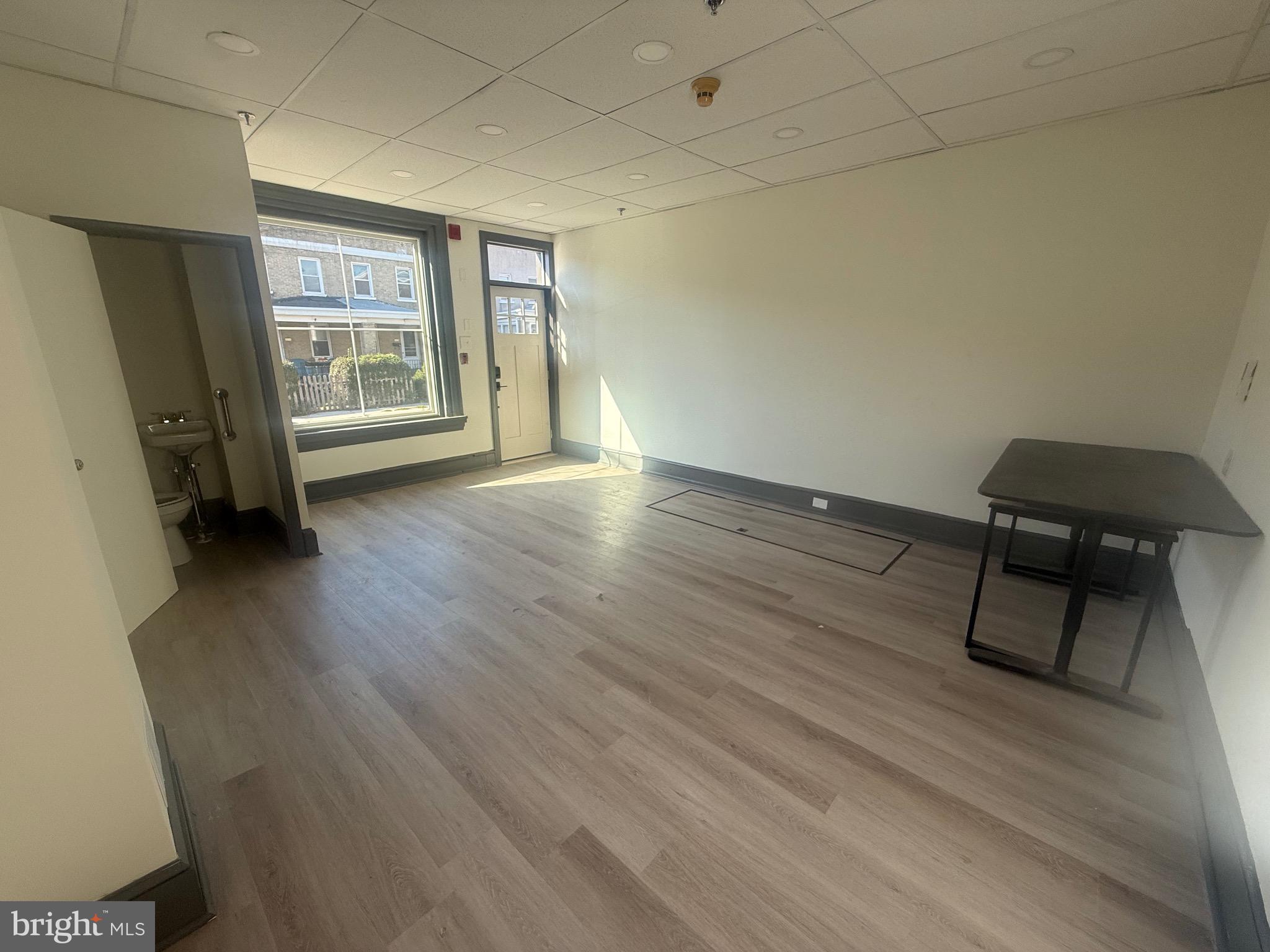 MANAYUNK - Commercial Lease