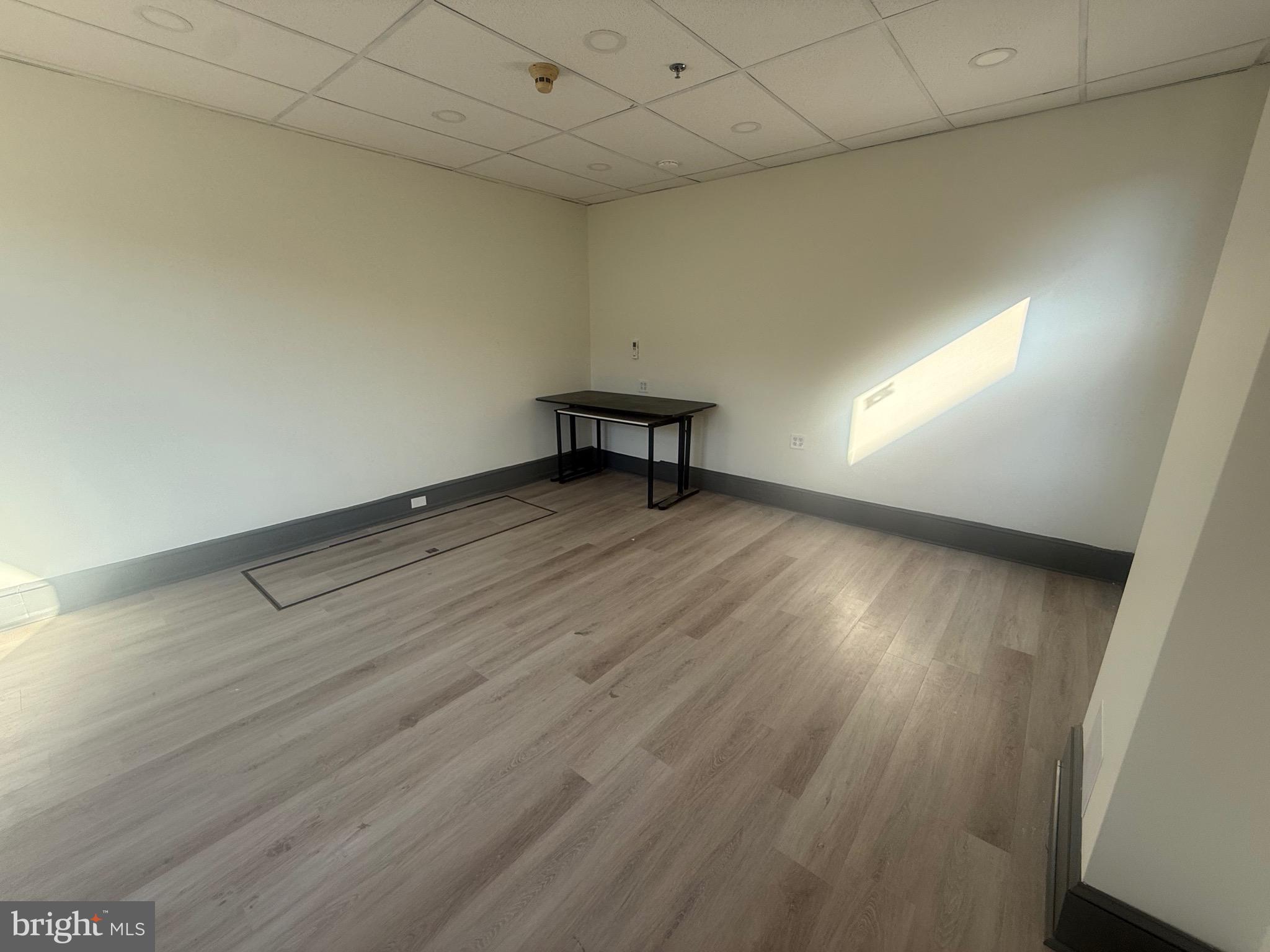 MANAYUNK - Commercial Lease