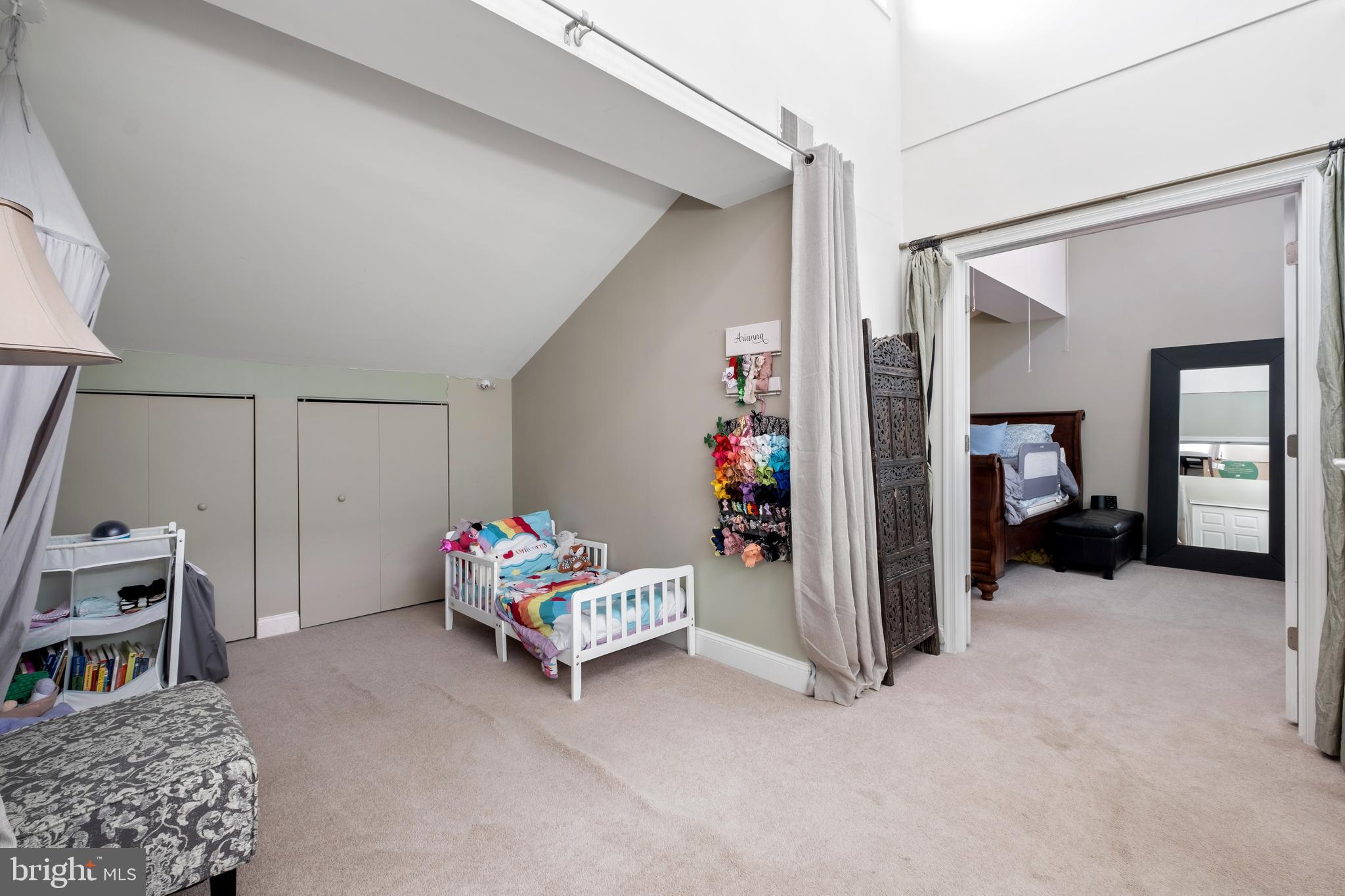 NAVAL SQUARE - Residential Lease