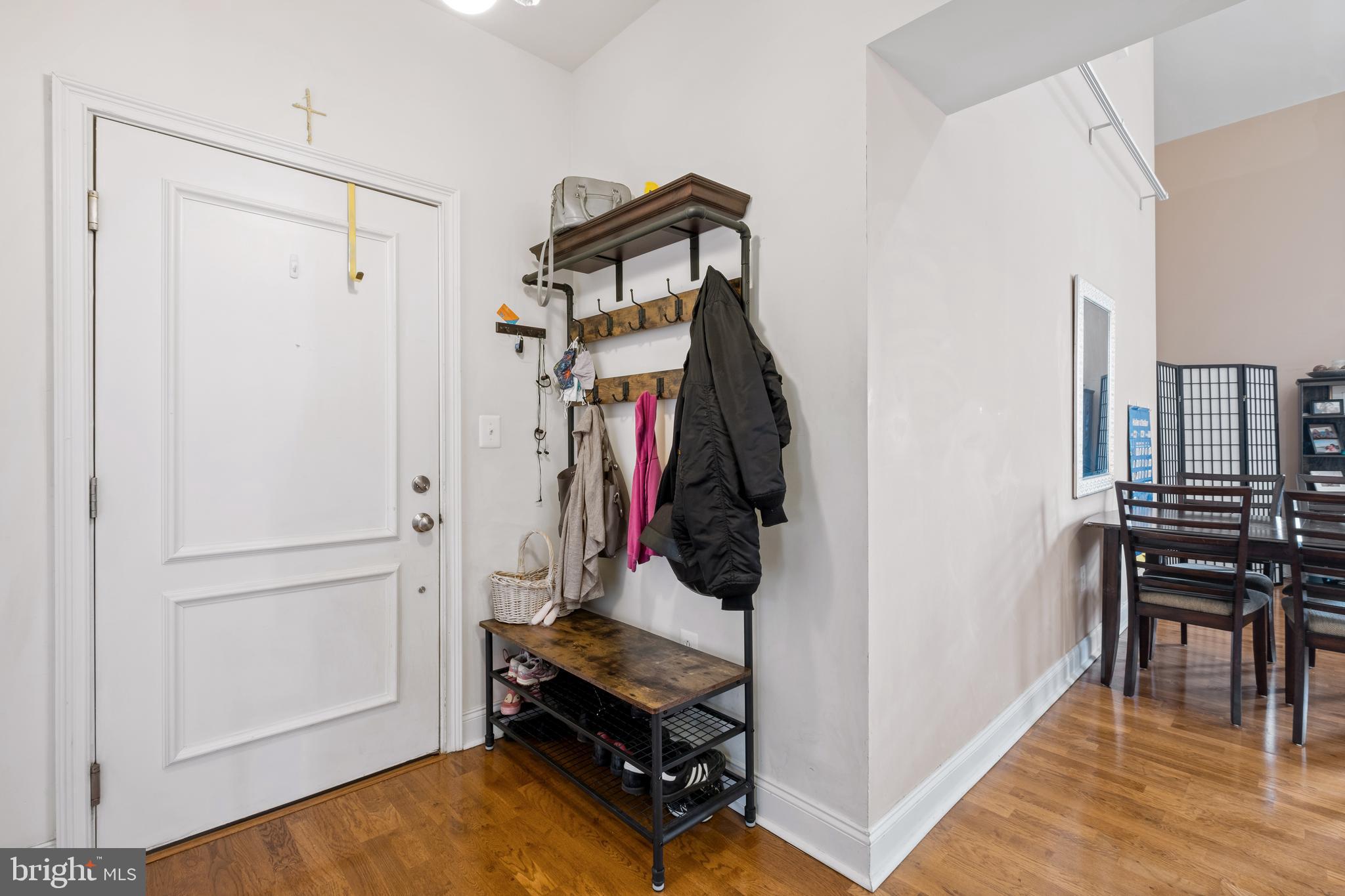 NAVAL SQUARE - Residential Lease