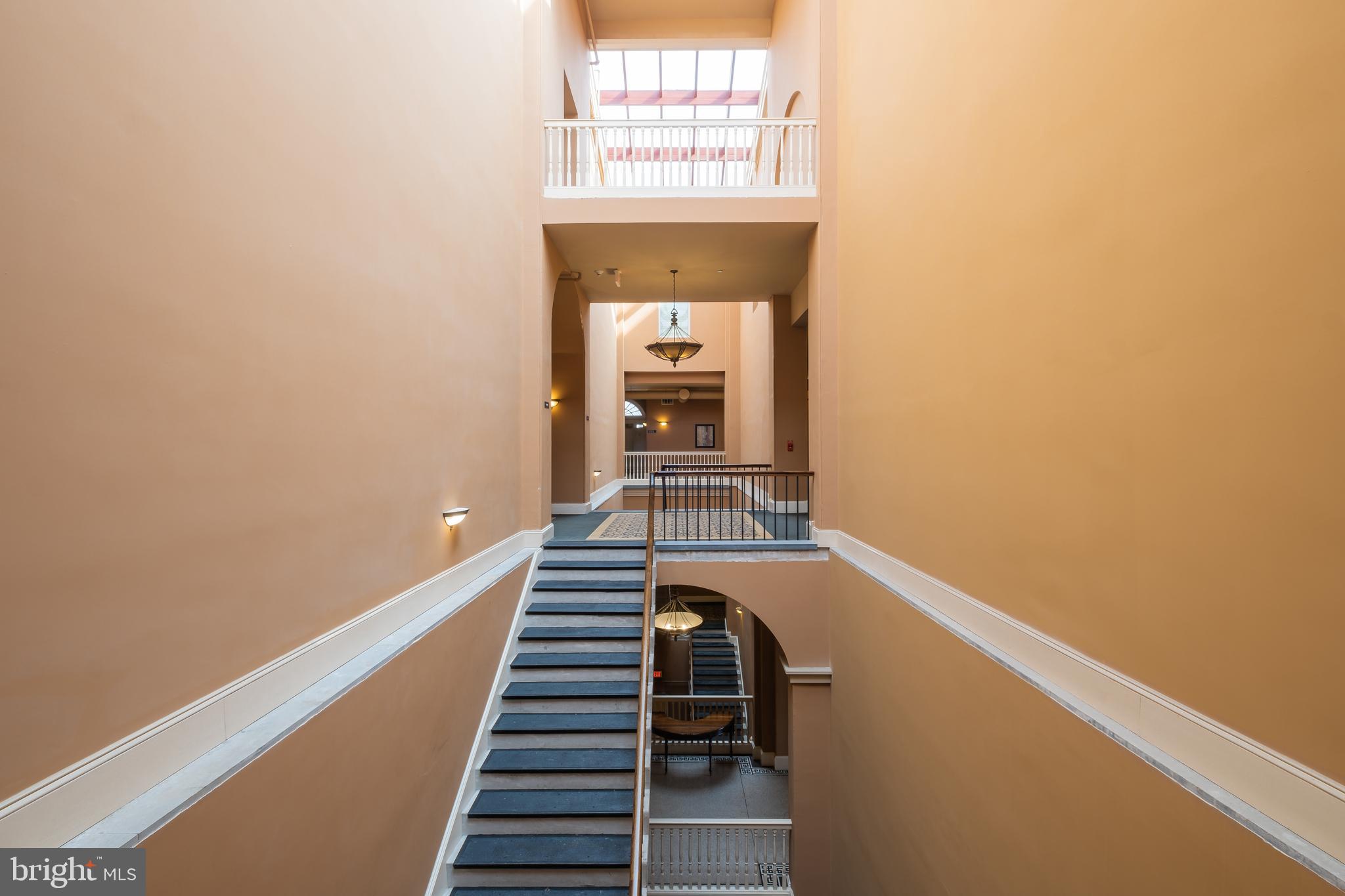 NAVAL SQUARE - Residential Lease