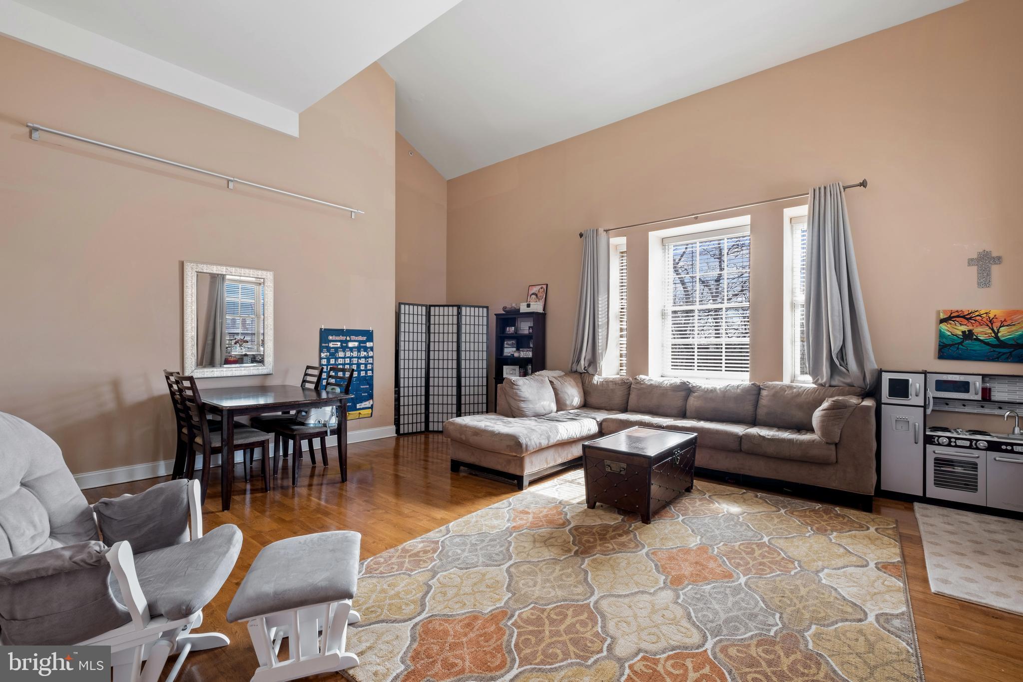 NAVAL SQUARE - Residential Lease