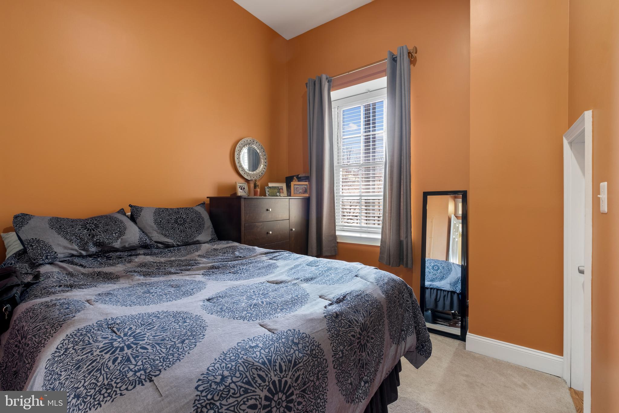 NAVAL SQUARE - Residential Lease