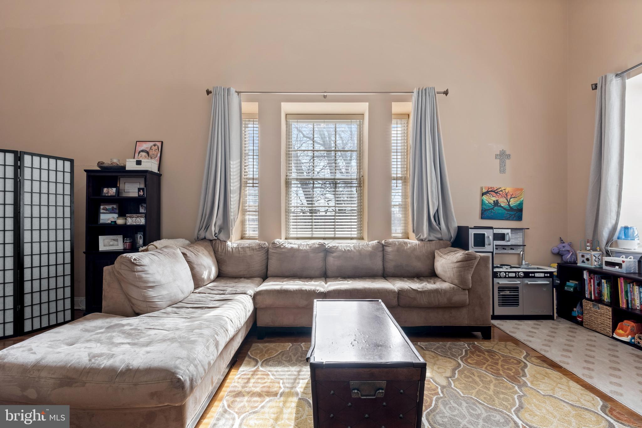 NAVAL SQUARE - Residential Lease