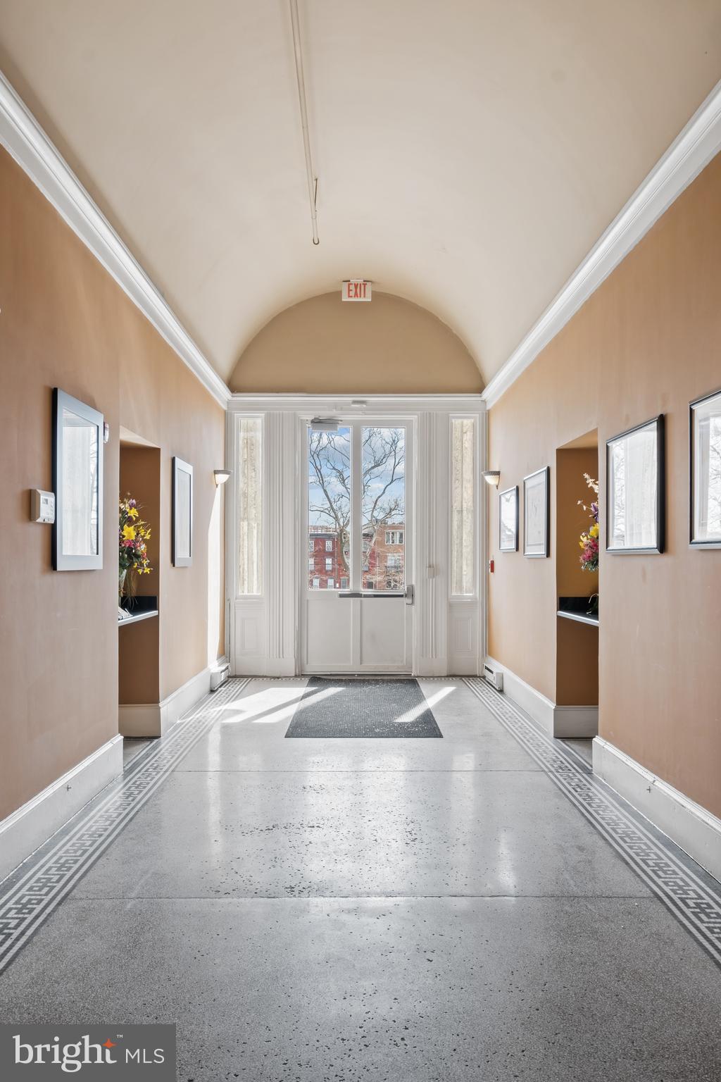 NAVAL SQUARE - Residential Lease