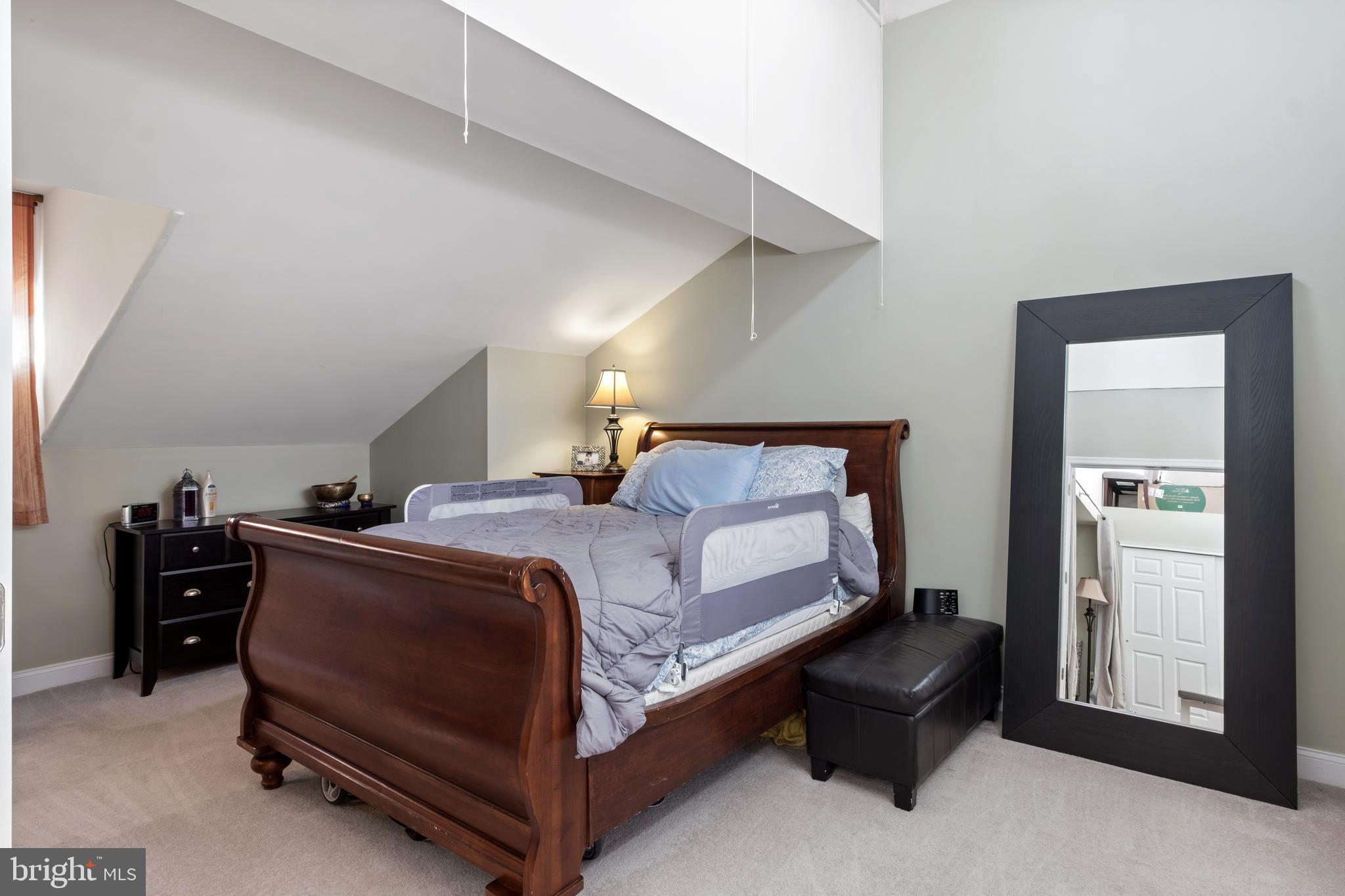 NAVAL SQUARE - Residential Lease