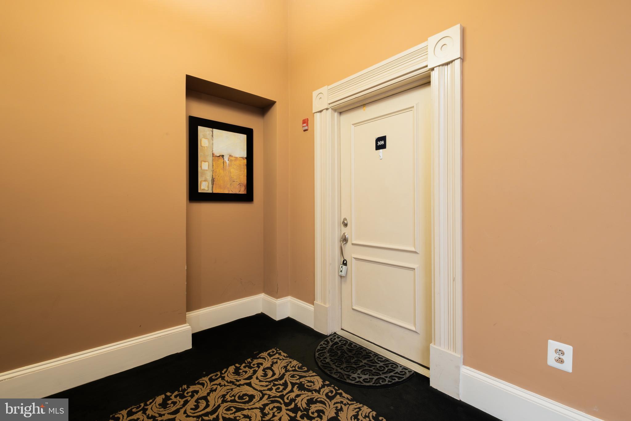 NAVAL SQUARE - Residential Lease