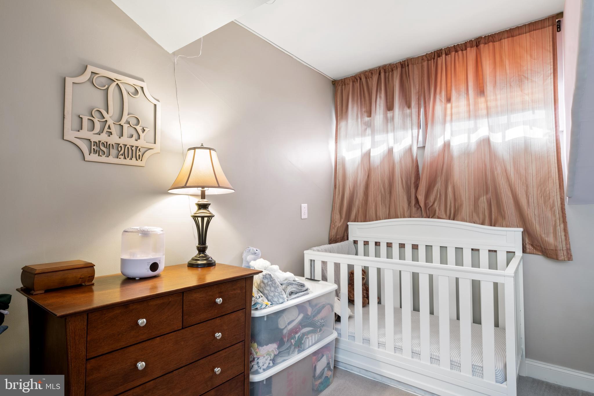 NAVAL SQUARE - Residential Lease