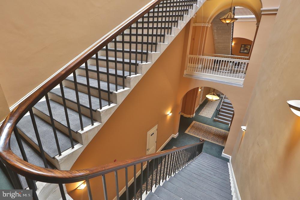 NAVAL SQUARE - Residential Lease