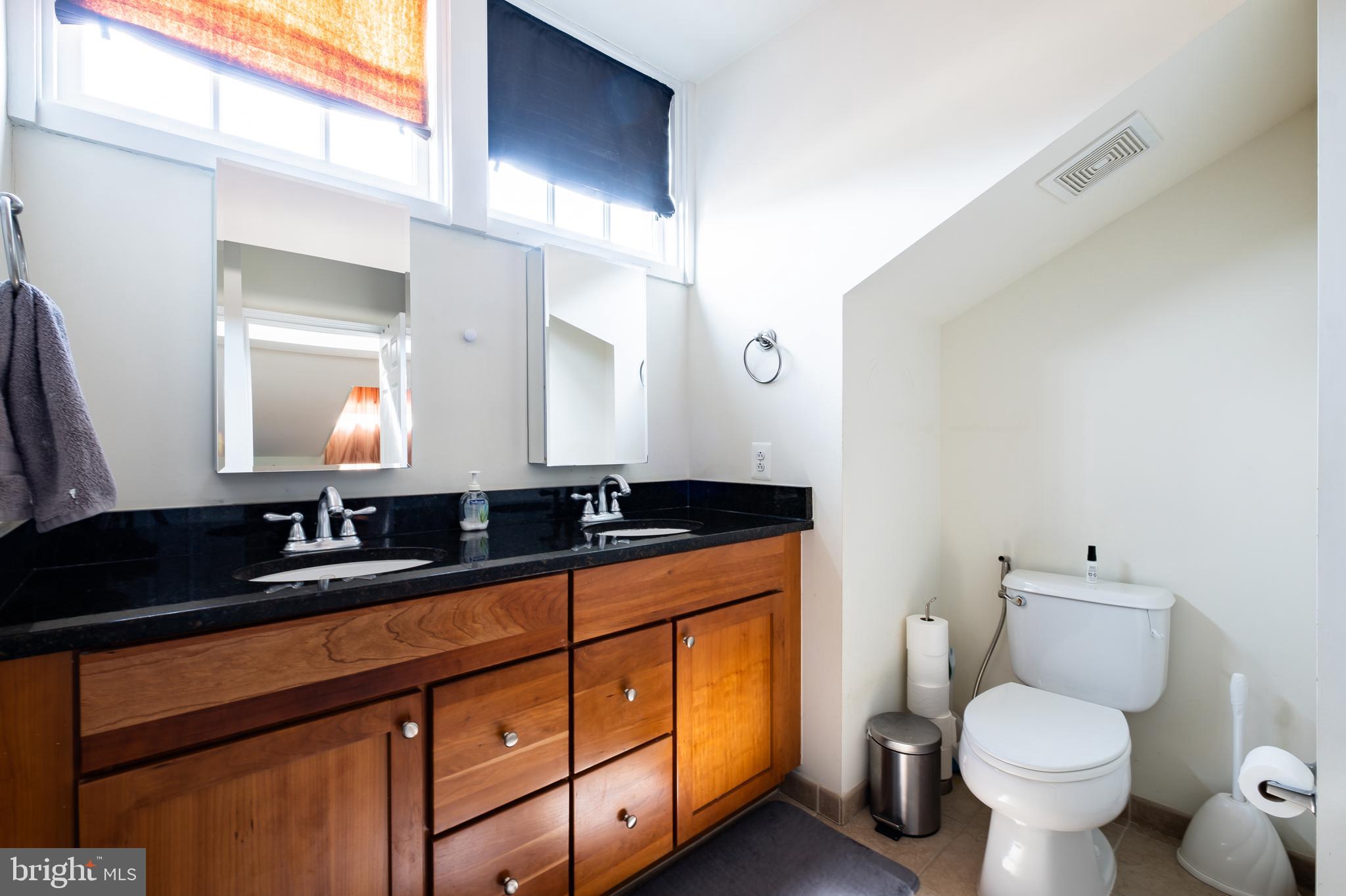 NAVAL SQUARE - Residential Lease