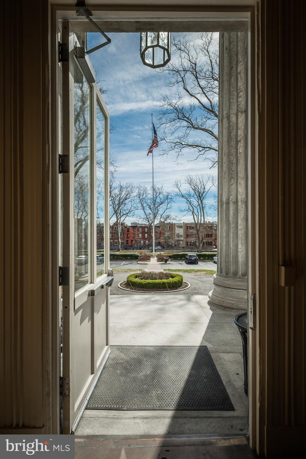 NAVAL SQUARE - Residential Lease