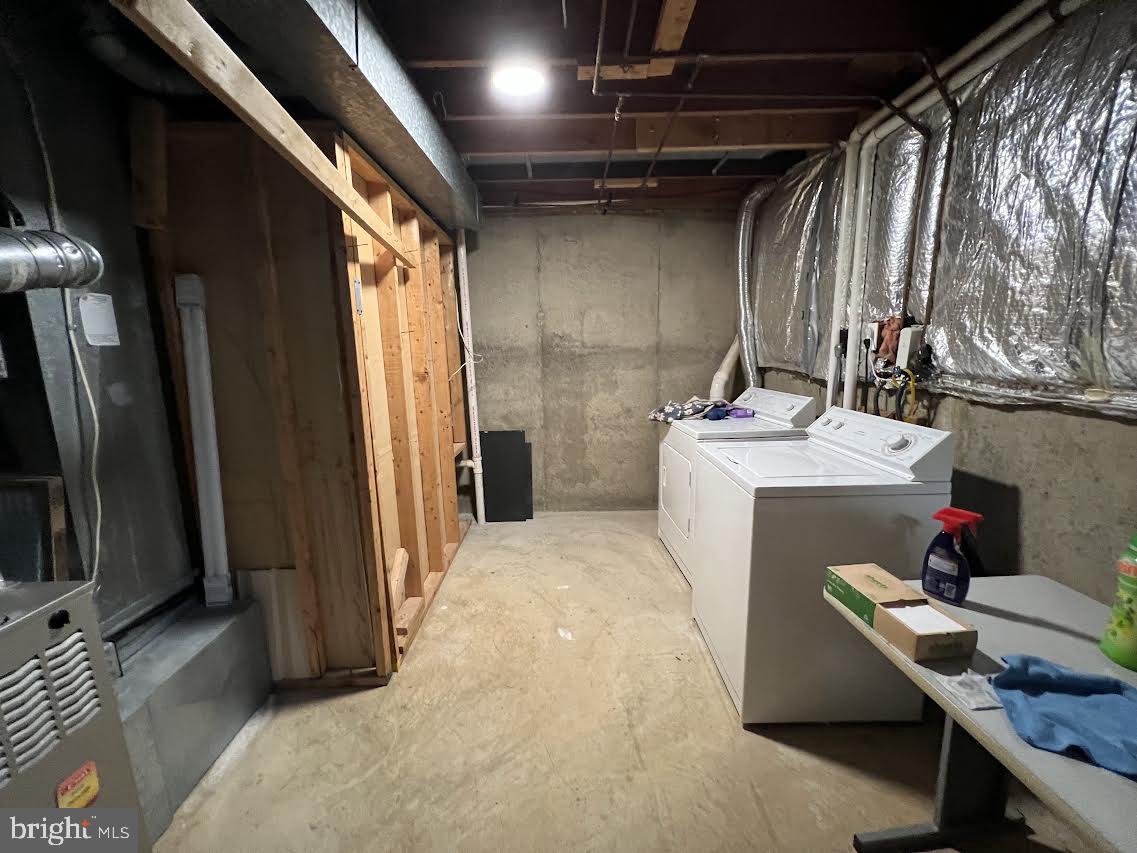 HALLOWELL - Residential Lease