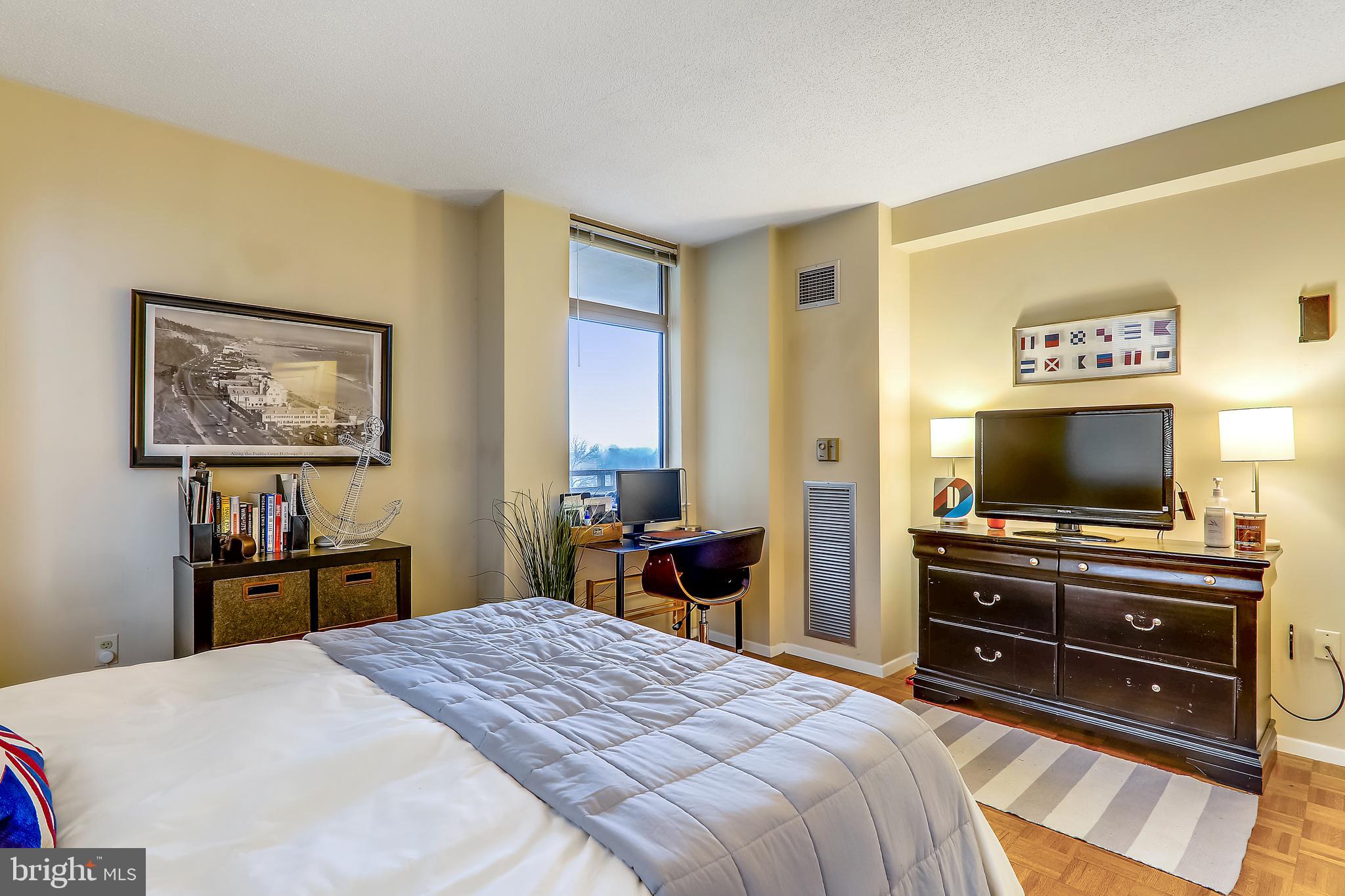 CRESCENT PLAZA - Residential