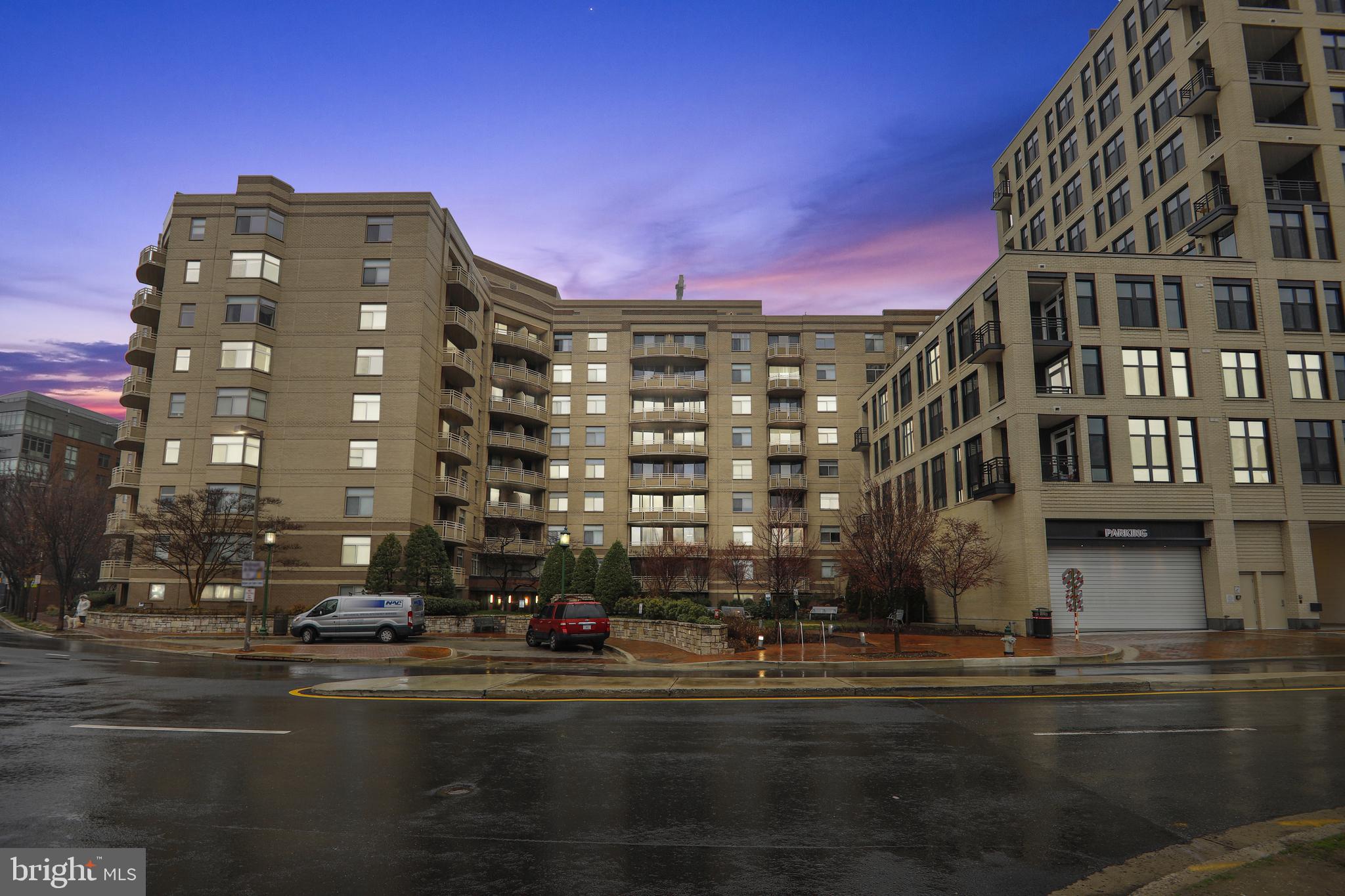 CRESCENT PLAZA - Residential