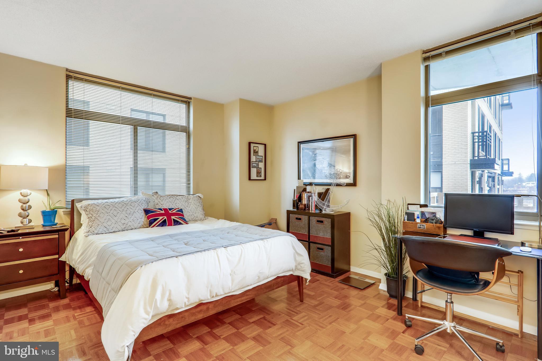 CRESCENT PLAZA - Residential