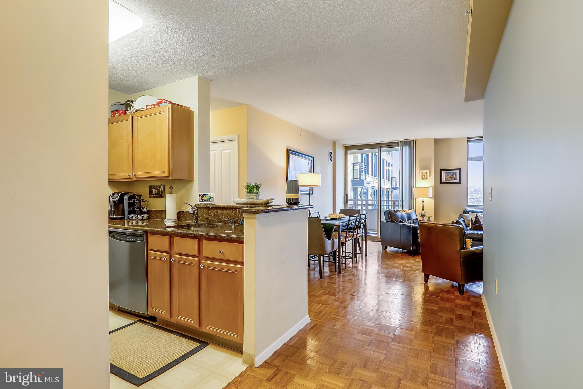 CRESCENT PLAZA - Residential