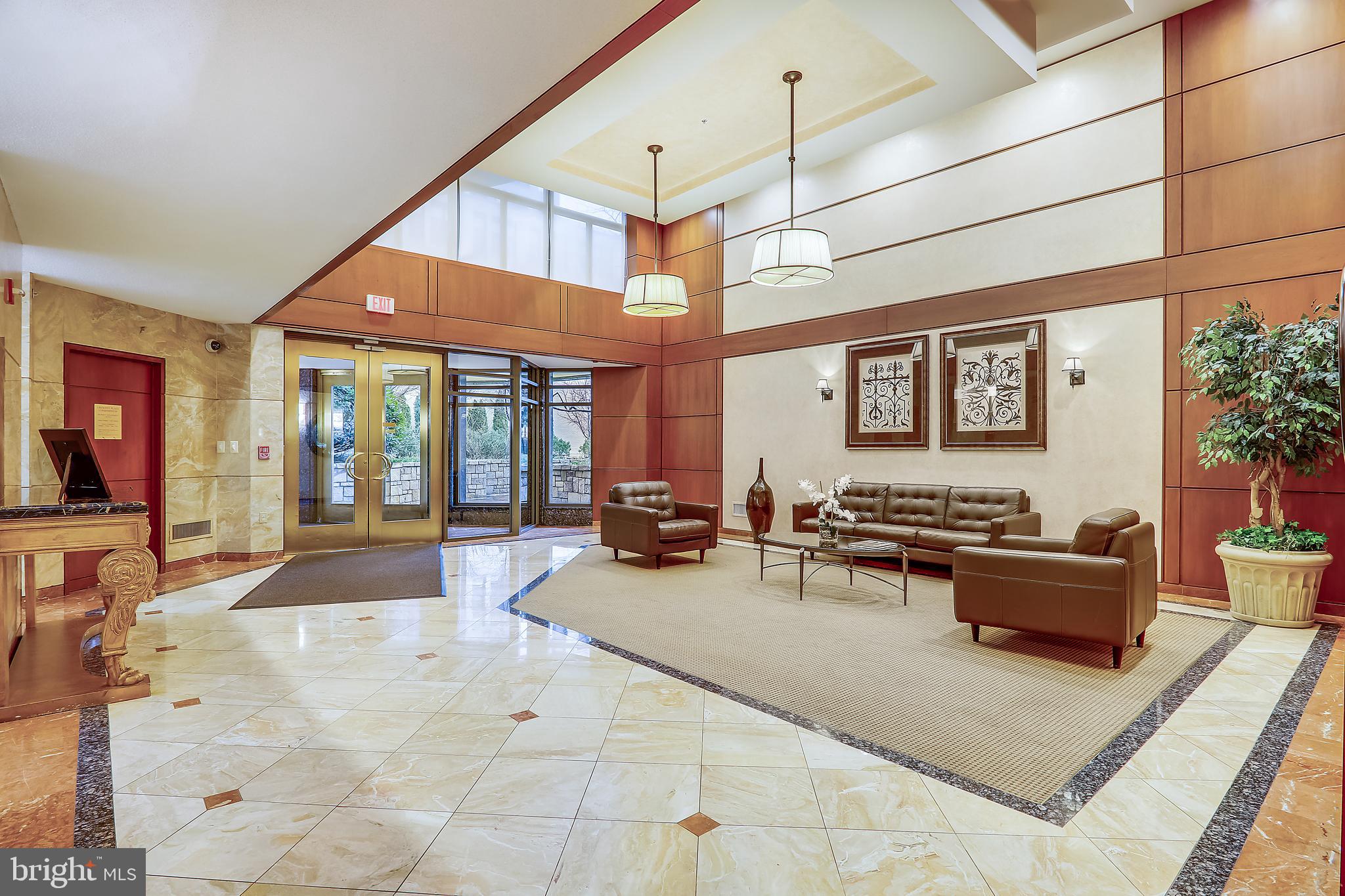 CRESCENT PLAZA - Residential