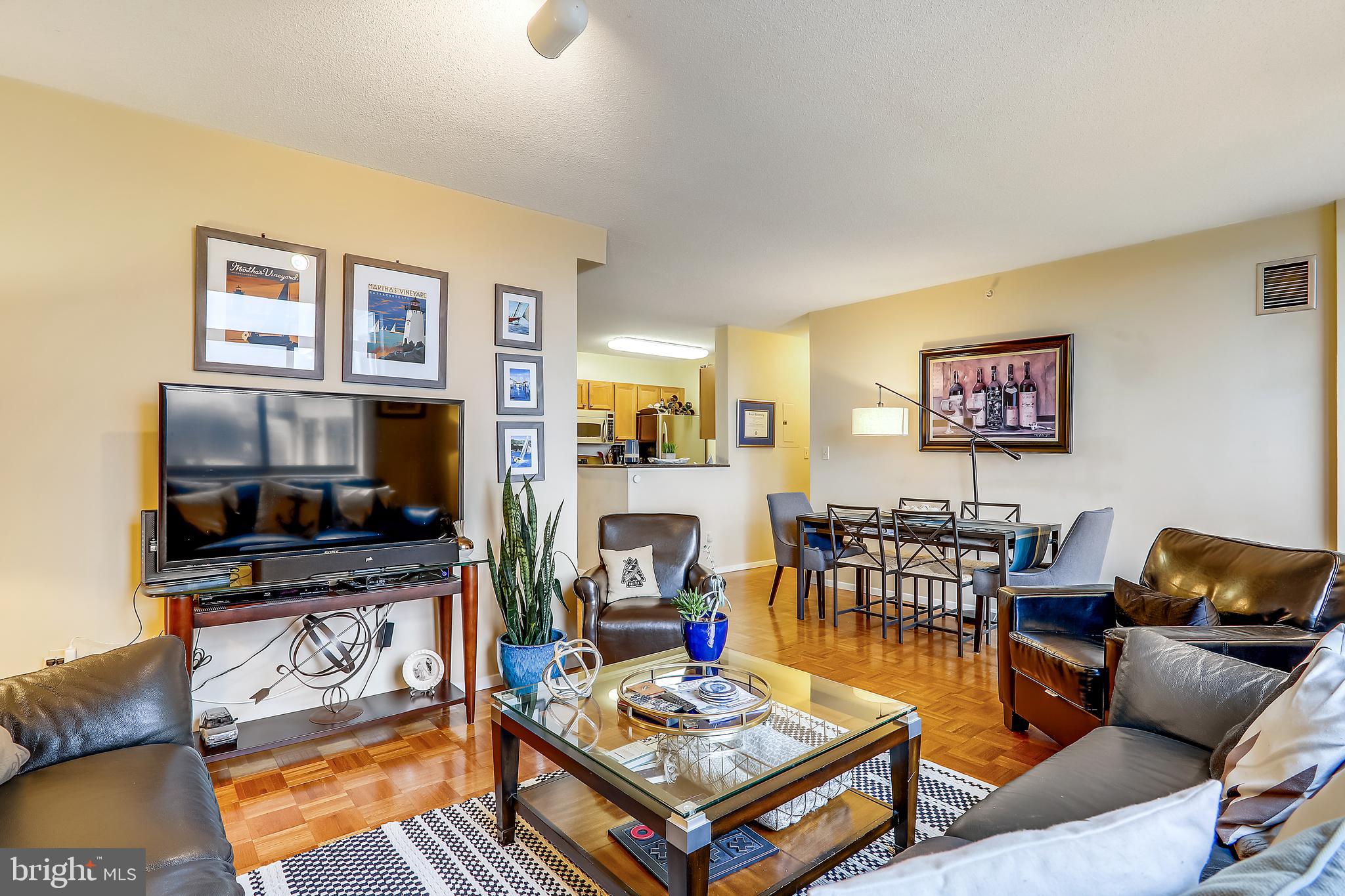 CRESCENT PLAZA - Residential