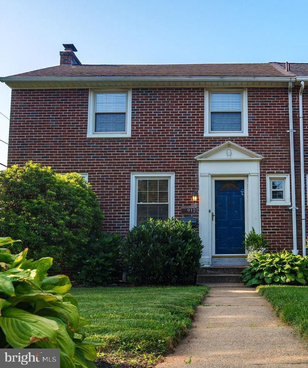 Photo of 912 PLEASURE RD, LANCASTER, PA 17601 (MLS # PALA2037482)