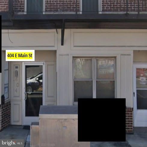 2 rooms 750 sq ft on the main st heading into Norristown, 1 Block off the Lafayette St Corridor soon to be connected to the Pennsylvania Turnpike. Located in historic Norristown just steps to the Riverfront near downtown businesses, shopping, transportation, and other amenities. Professional office, Hair Salon and Spa, Shop Clothing store other/General Retail Property etc. etc.. Is situated in a highly-visible area, on busy E Main just steps from the Montgomery County Court House, Dekalb Street, steps to the Norristown Transportation Center buses and trains. High traffic area with easy access to major highways, including Routes 202 Dekalb St, 476 Blue Route, 76 Schuylkill Expressway, and the Pennsylvania Turnpike. Minutes to King of Prussia and Plymouth Meeting. If you haven't recently visited, you may not have seen all the improvements that have occurred. From streetscapes, the cultural district, and major transportation improvement projects to thriving neighborhoods - commercial growth in Norristown is on the rise. Norristown is home to many new businesses - and our existing businesses are expanding! The Recreation Department provides programs for children and adults throughout the year. Our Thomas Barone Memorial Complex offers 3 fields, one with lights, for our youth baseball and softball programs. Latshaw Field is a host to Chestnut Hill University, Connie Mack Baseball CYO During the Baseball Season Norristown Diamond Senior League Baseball (Ages 30 and Over)We also have an adult softball field at Sully Gelet field and Patti Simons Field. Elmwood Park offers: Bocce Ball Picnics Playground Areas Sunday Concerts Volleyball :RIVERFRONT REDEVELOPMENT.As property along the riverfront is readied for redevelopment, the path forward for a thriving riverfront is also underway. Schuylkill River Trail. The trailhead at Norristown Transportation Center was developed for use by trail users through the cooperation of Municipality of Norristown, Montgomery County Parks and PA Heritage Parks, and SEPTA. Trail users may use these parking facilities at no cost after 5 p.m. on weekdays and all weekend. Visit the Schuylkill River Trail website to learn more. Elmwood Park Zoo is a zoo located in Norristown, Pennsylvania.