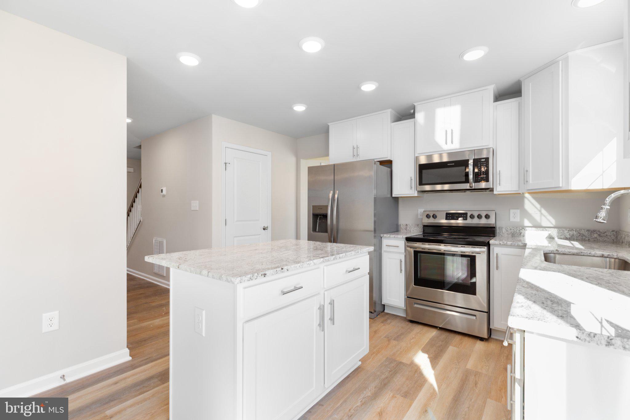 WESTMORELAND SHORES - Residential