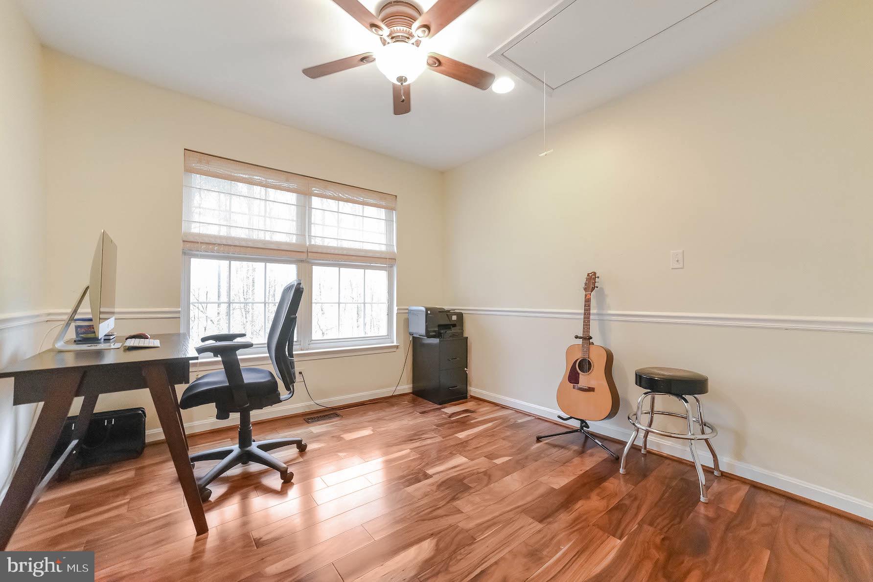 QUEEN TREE LANDING - Residential