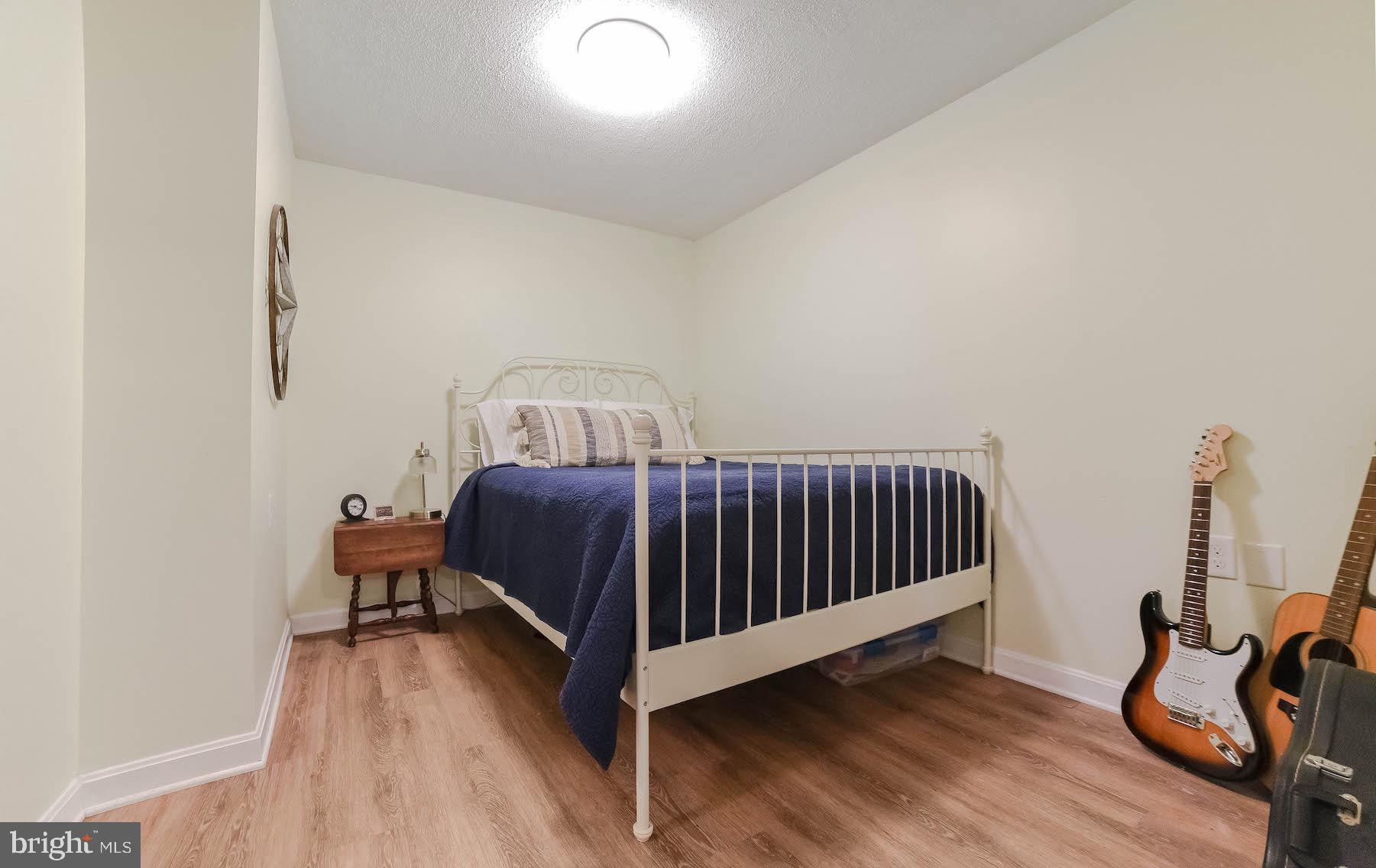 QUEEN TREE LANDING - Residential