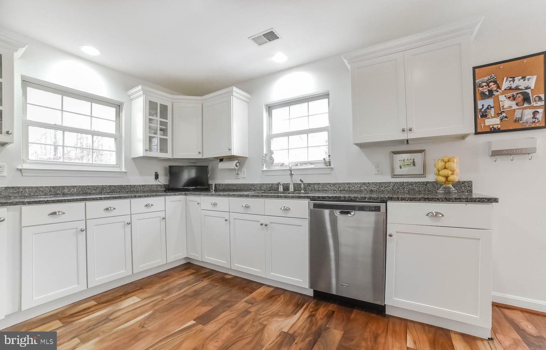 QUEEN TREE LANDING - Residential