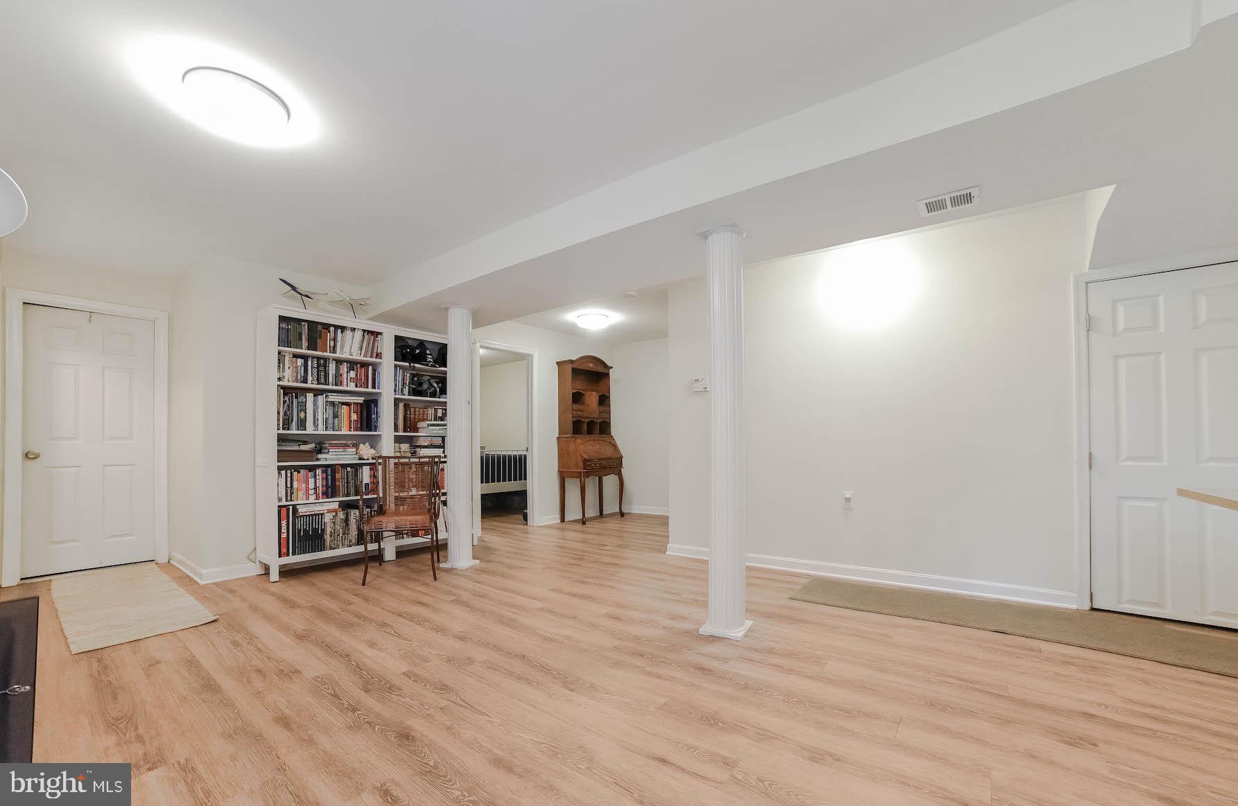 QUEEN TREE LANDING - Residential