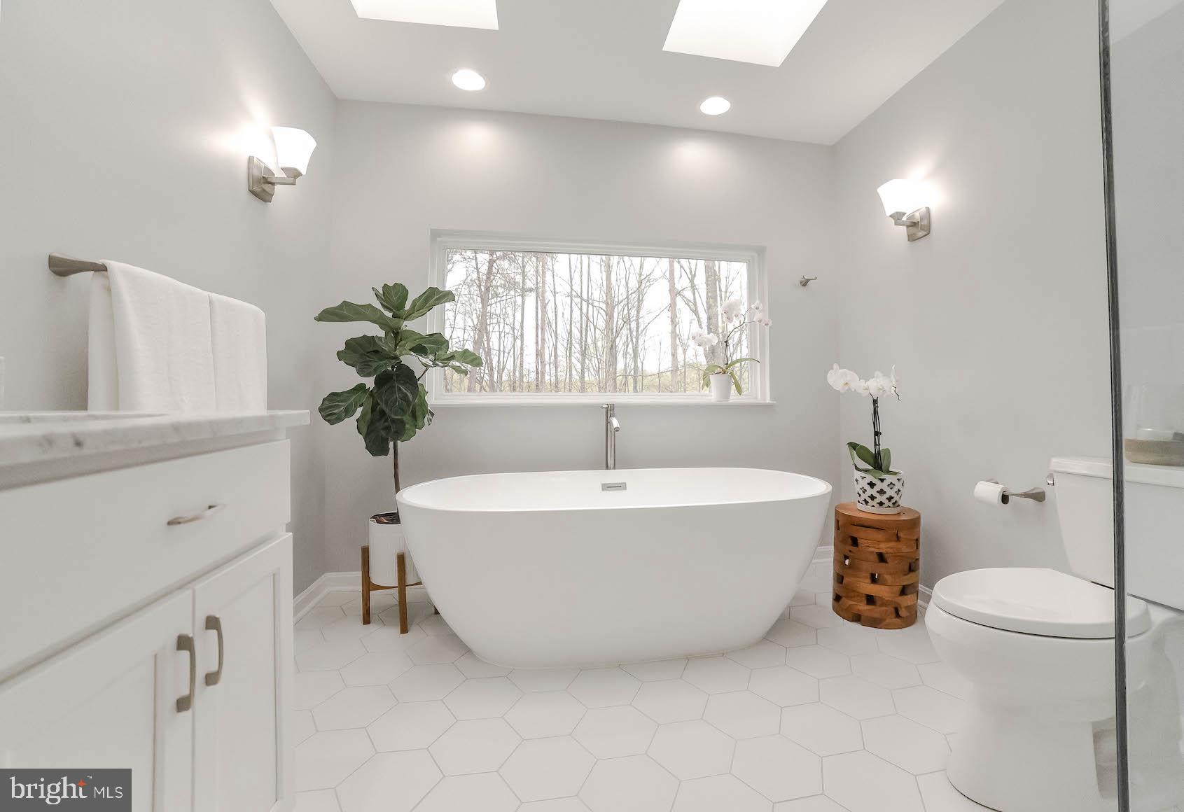 QUEEN TREE LANDING - Residential