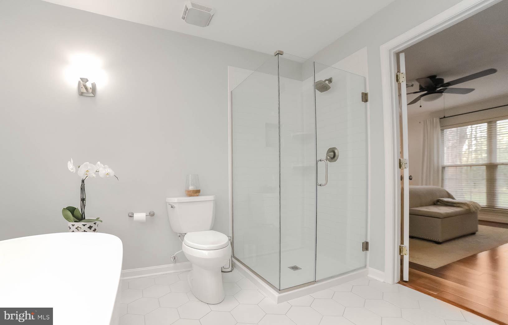 QUEEN TREE LANDING - Residential