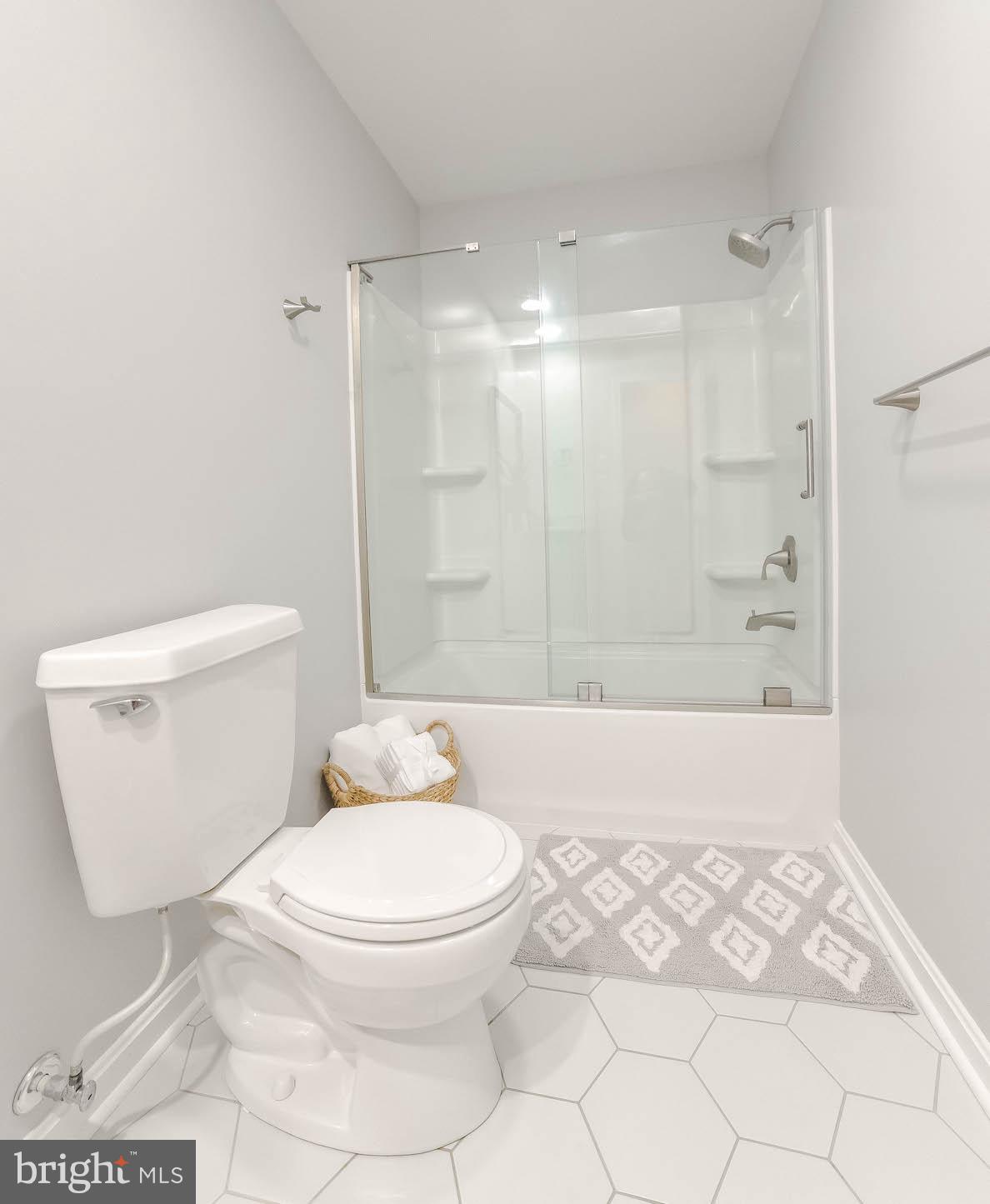 QUEEN TREE LANDING - Residential