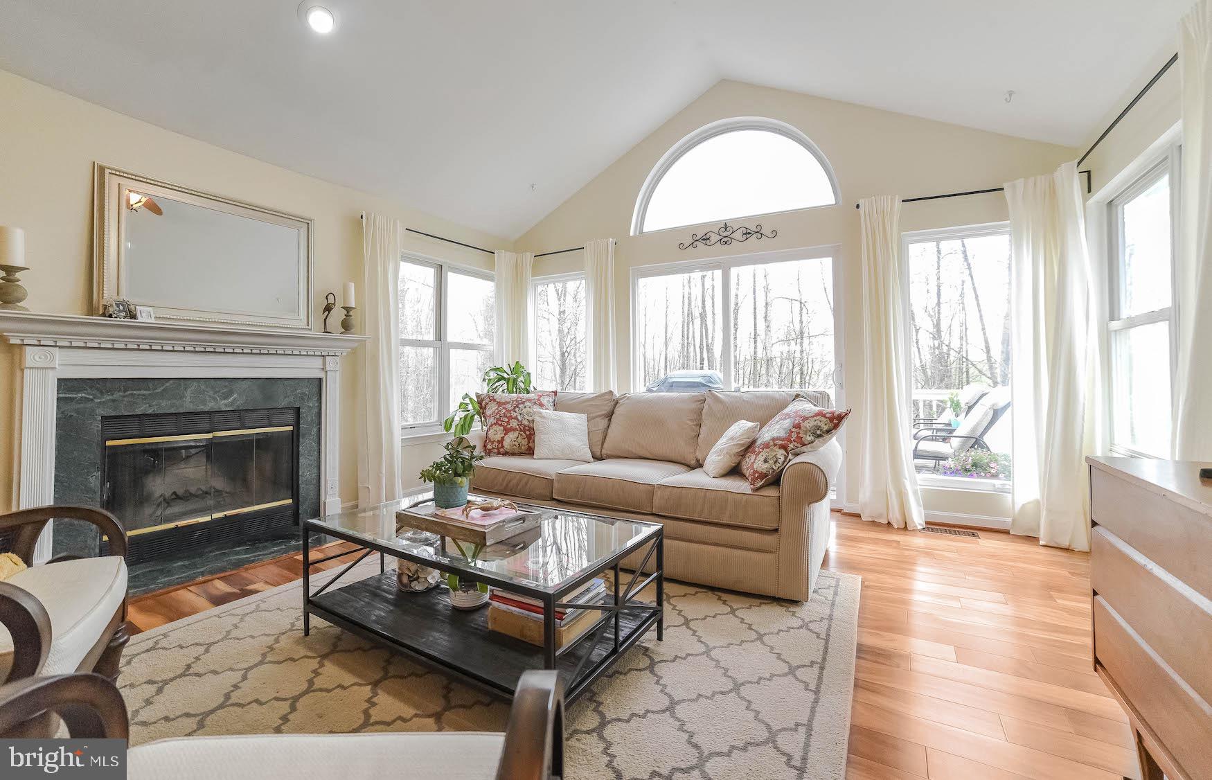 QUEEN TREE LANDING - Residential