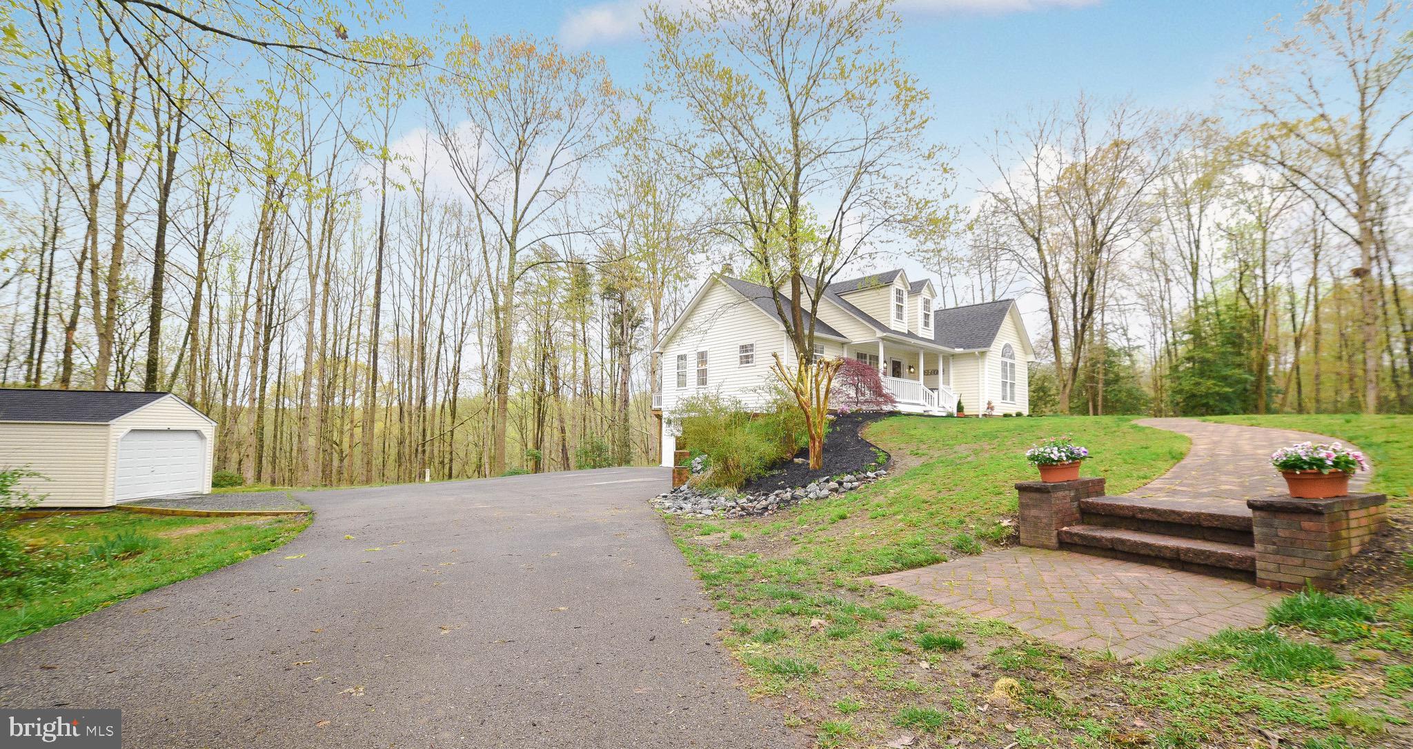 QUEEN TREE LANDING - Residential