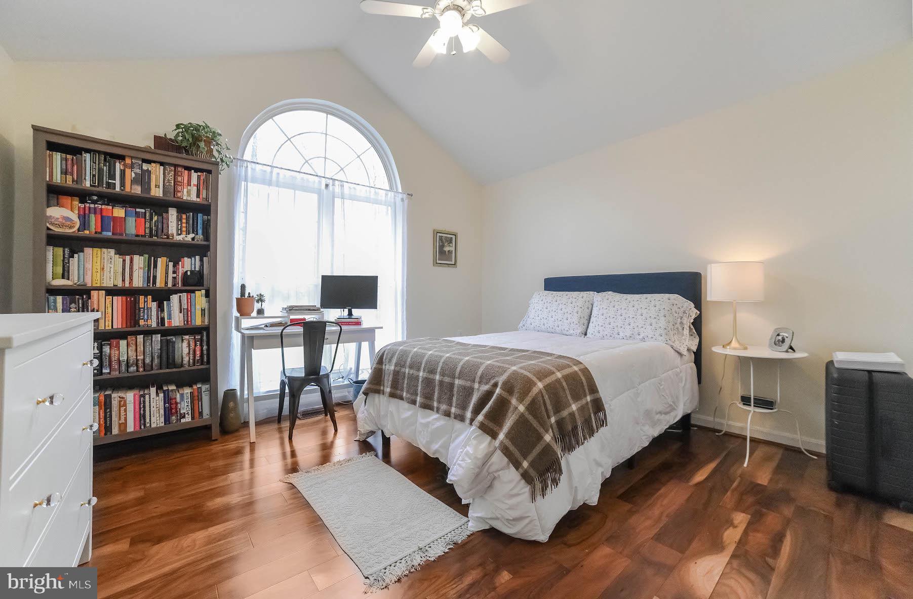 QUEEN TREE LANDING - Residential