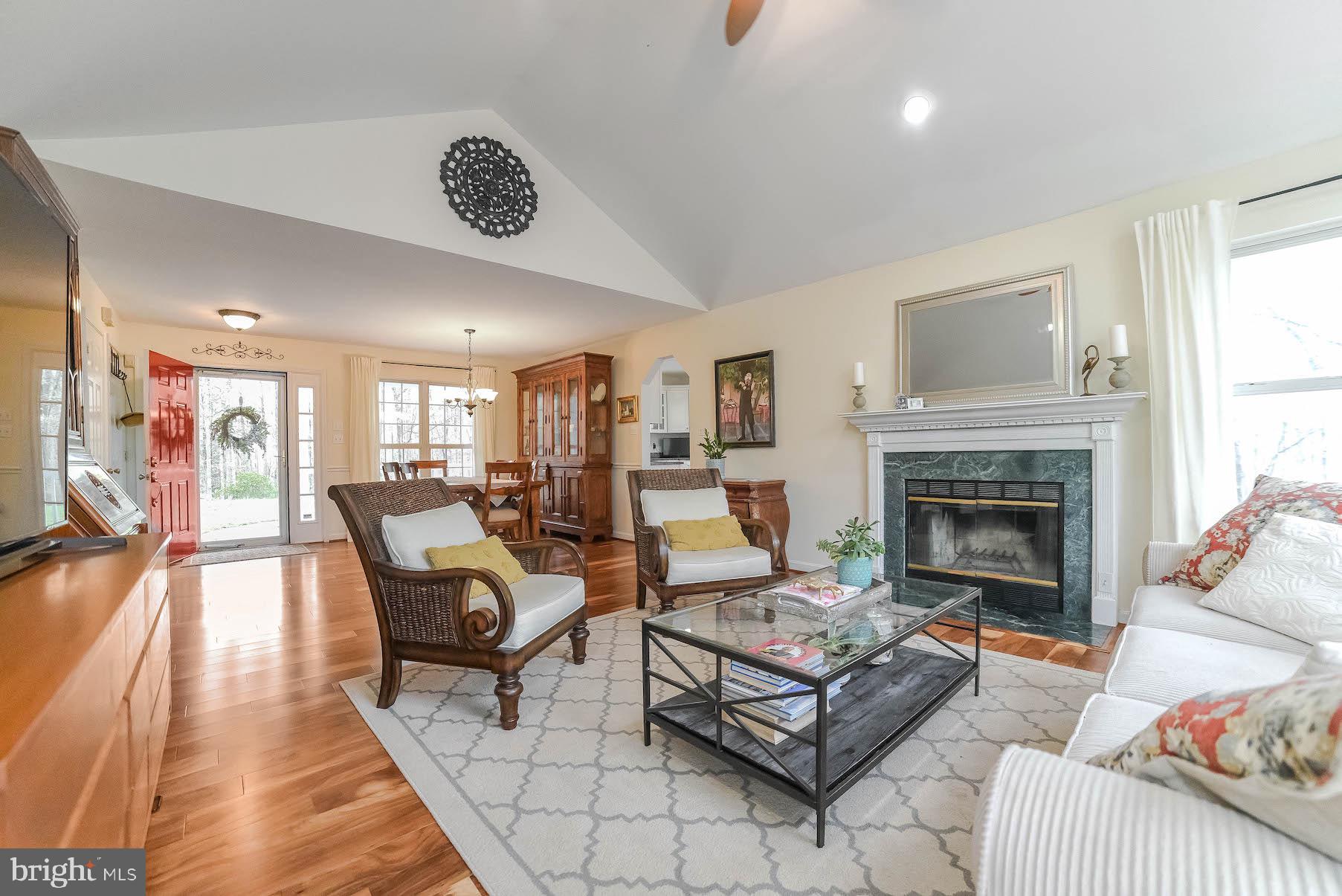 QUEEN TREE LANDING - Residential