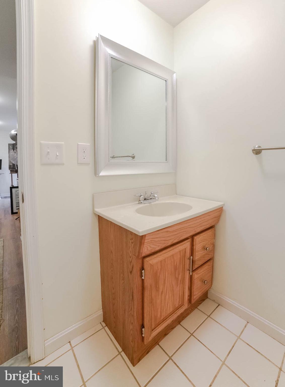 QUEEN TREE LANDING - Residential