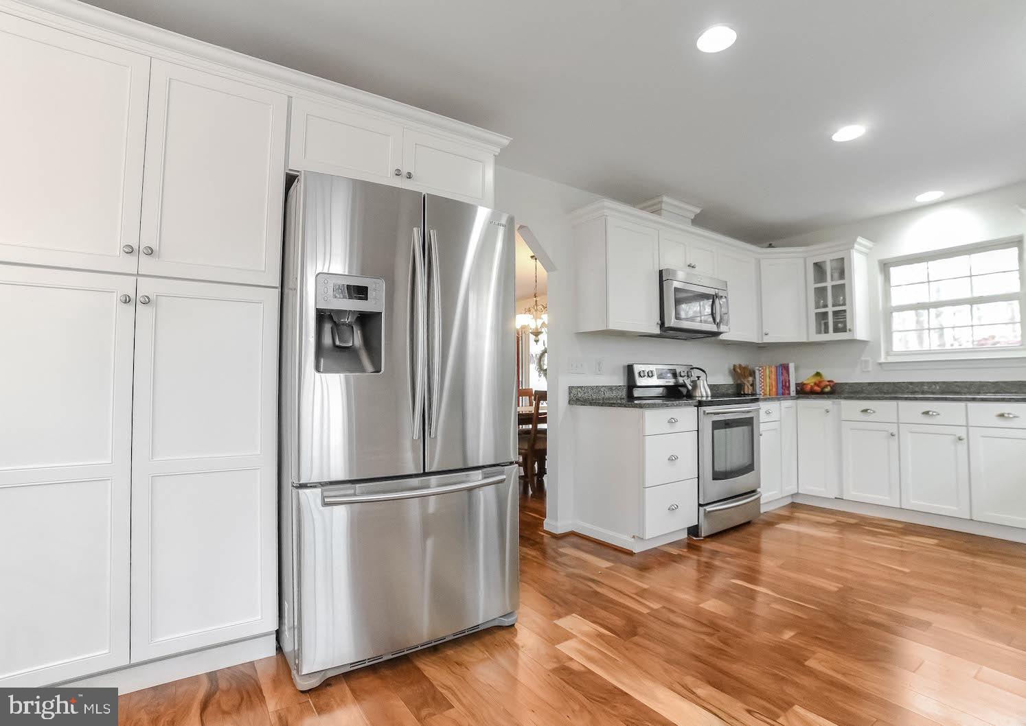 QUEEN TREE LANDING - Residential