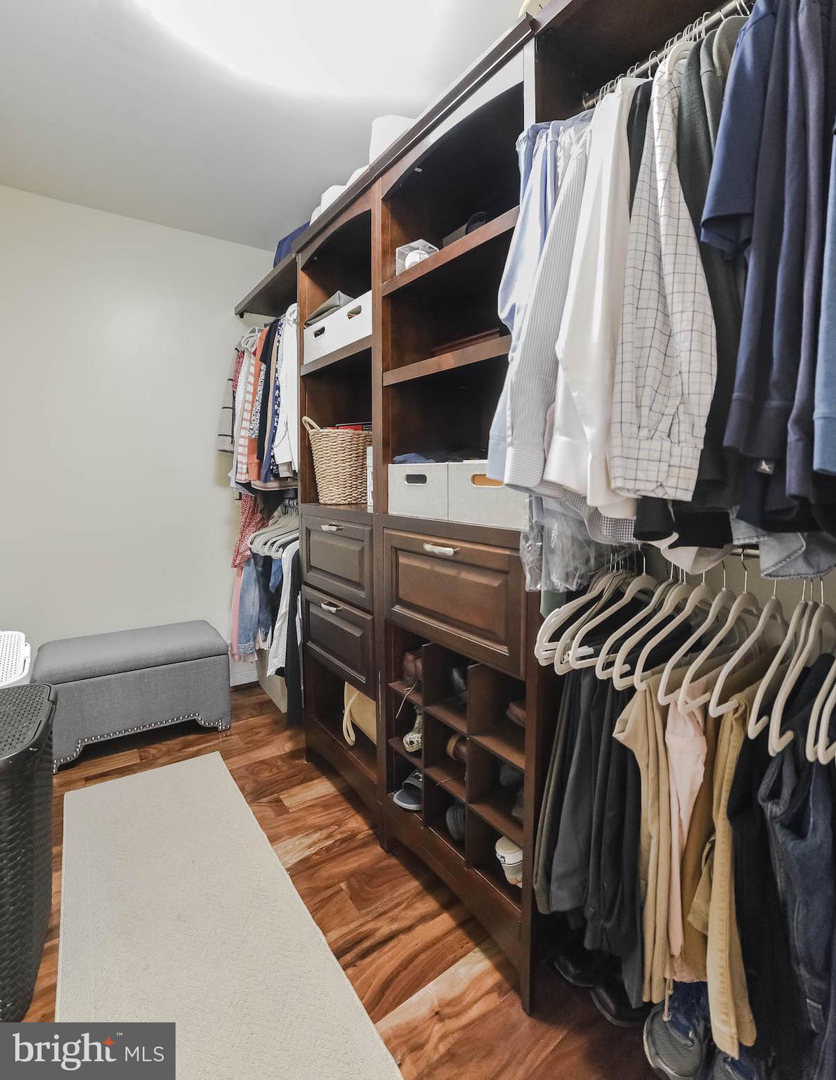 QUEEN TREE LANDING - Residential