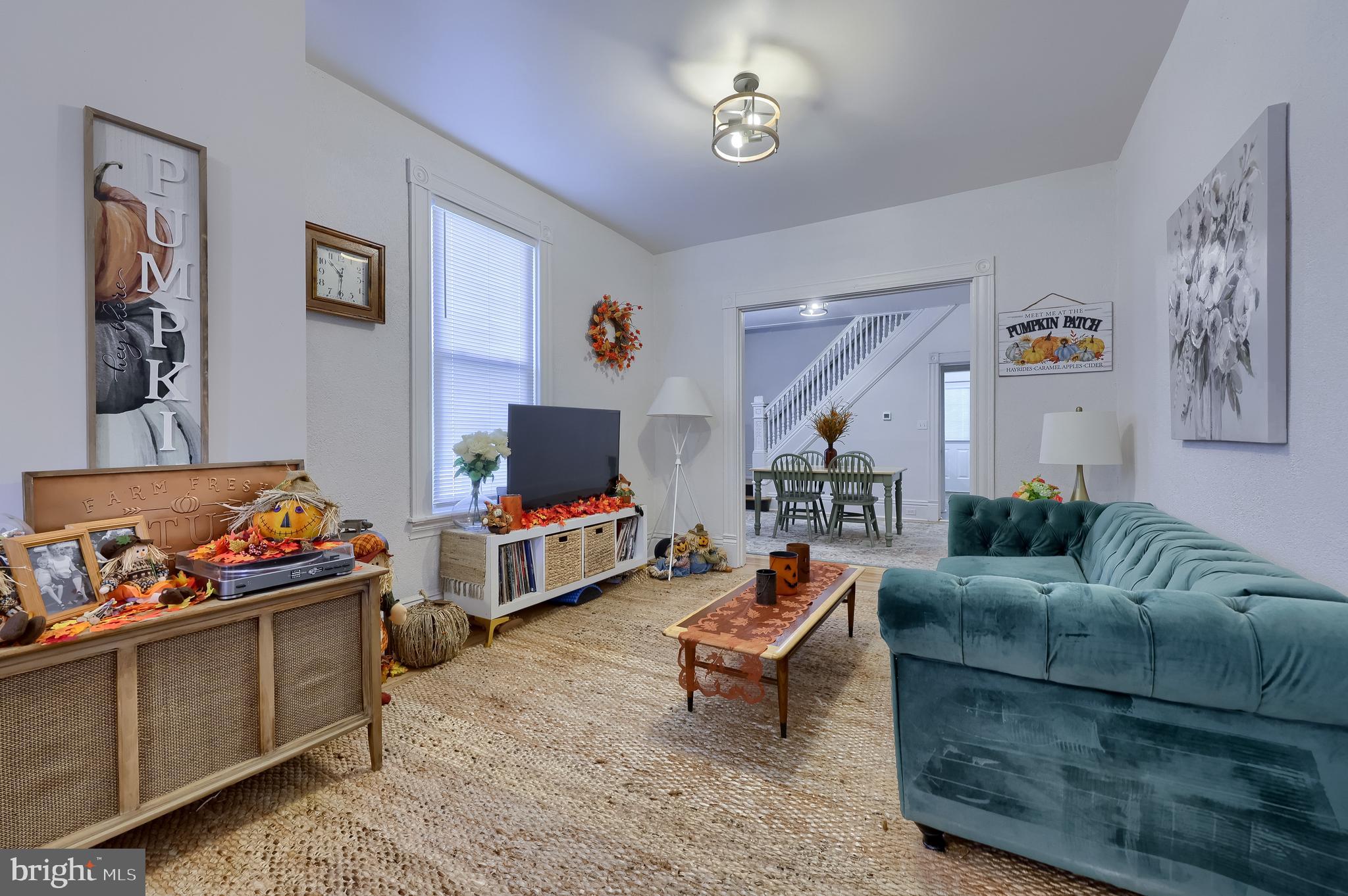 327 W MAIN STREET 329