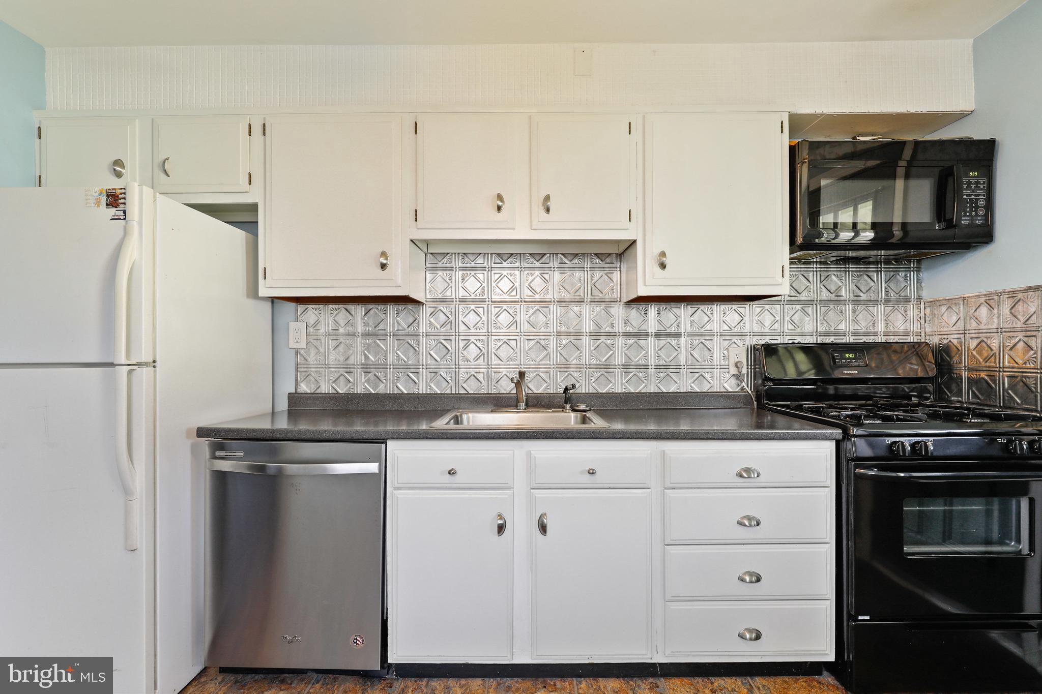 PARKVILLE HEIGHTS - Residential