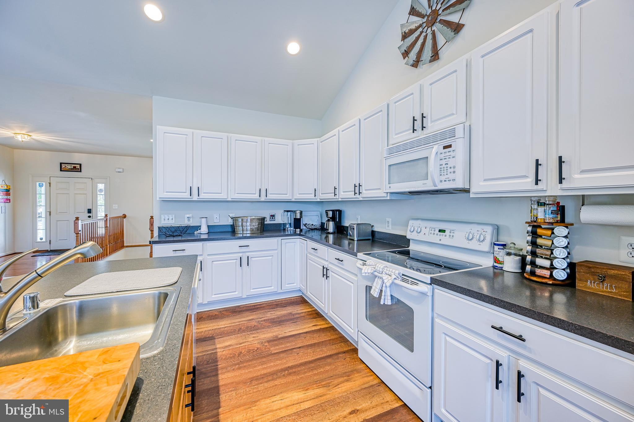 LAKEWOOD LANDING - Residential