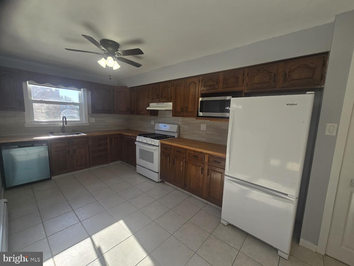 WALTON PARK - Residential Lease