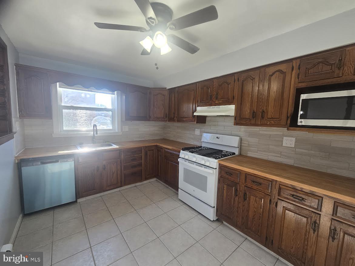 WALTON PARK - Residential Lease